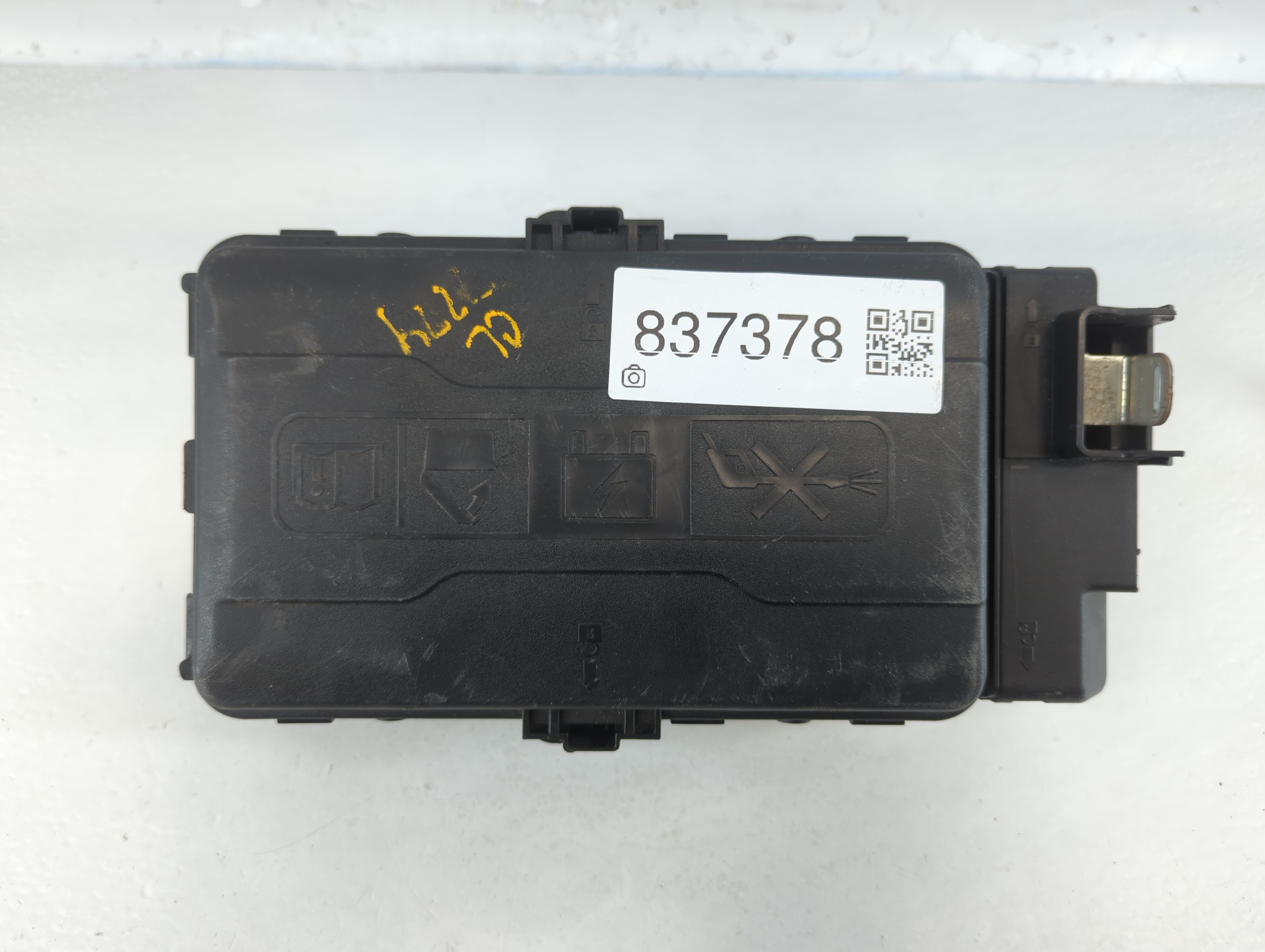 2021-2022 Buick Envision Fusebox Fuse Box Relay Module 85127888 837378 - Oemusedautoparts1.com