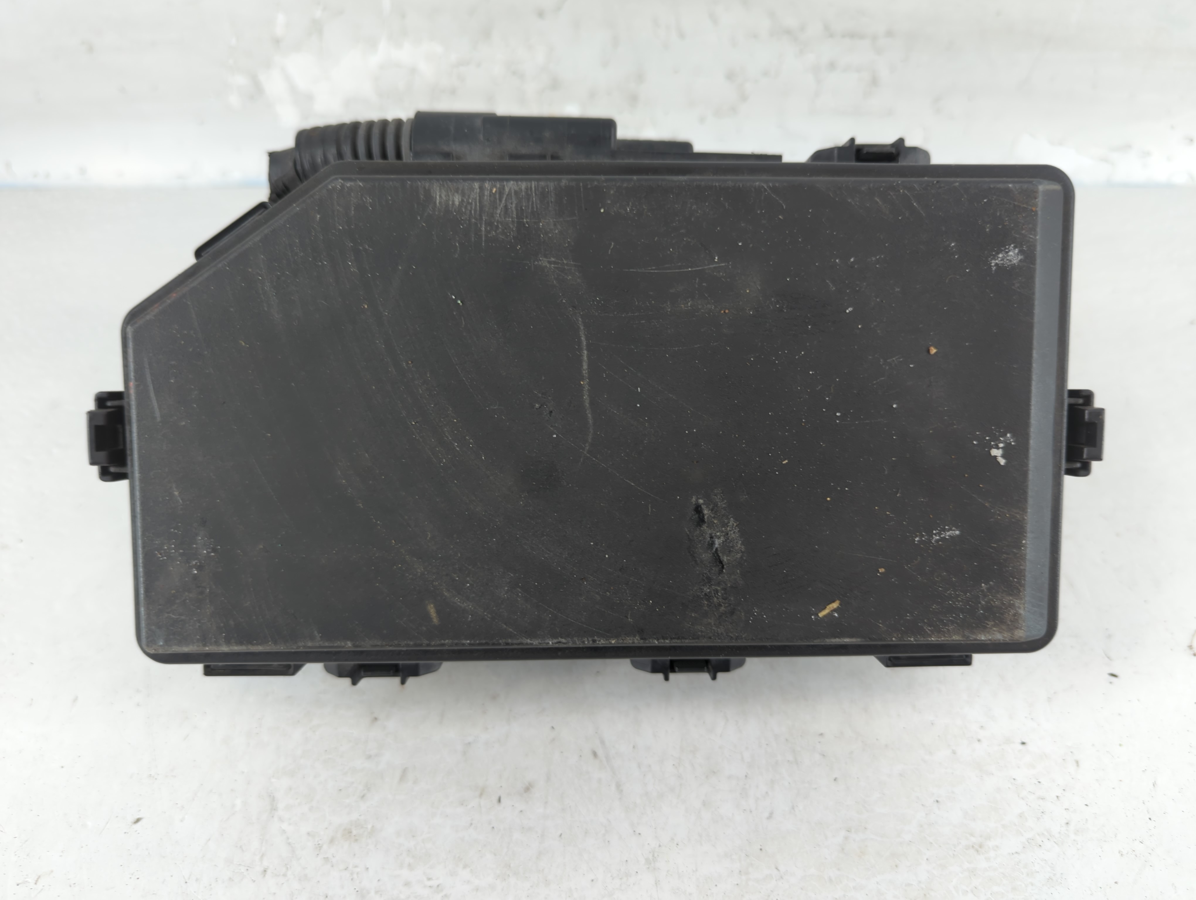 Picture of 2021-2021 Honda Passport Fusebox Fuse Box Relay Module 837381