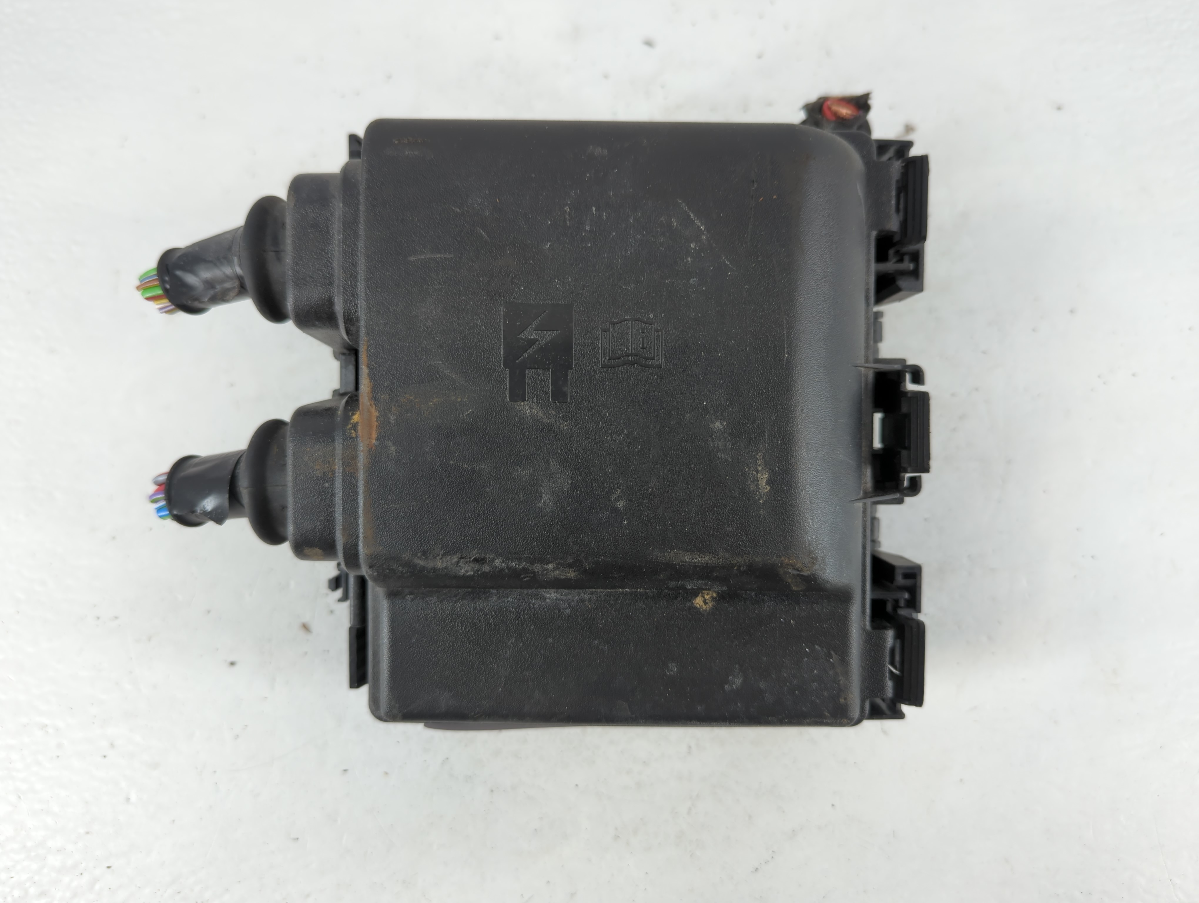 2021-2022 Ford Escape Fusebox Fuse Box Relay Module Jx6t-14a094-ae 837389 - Oemusedautoparts1.com