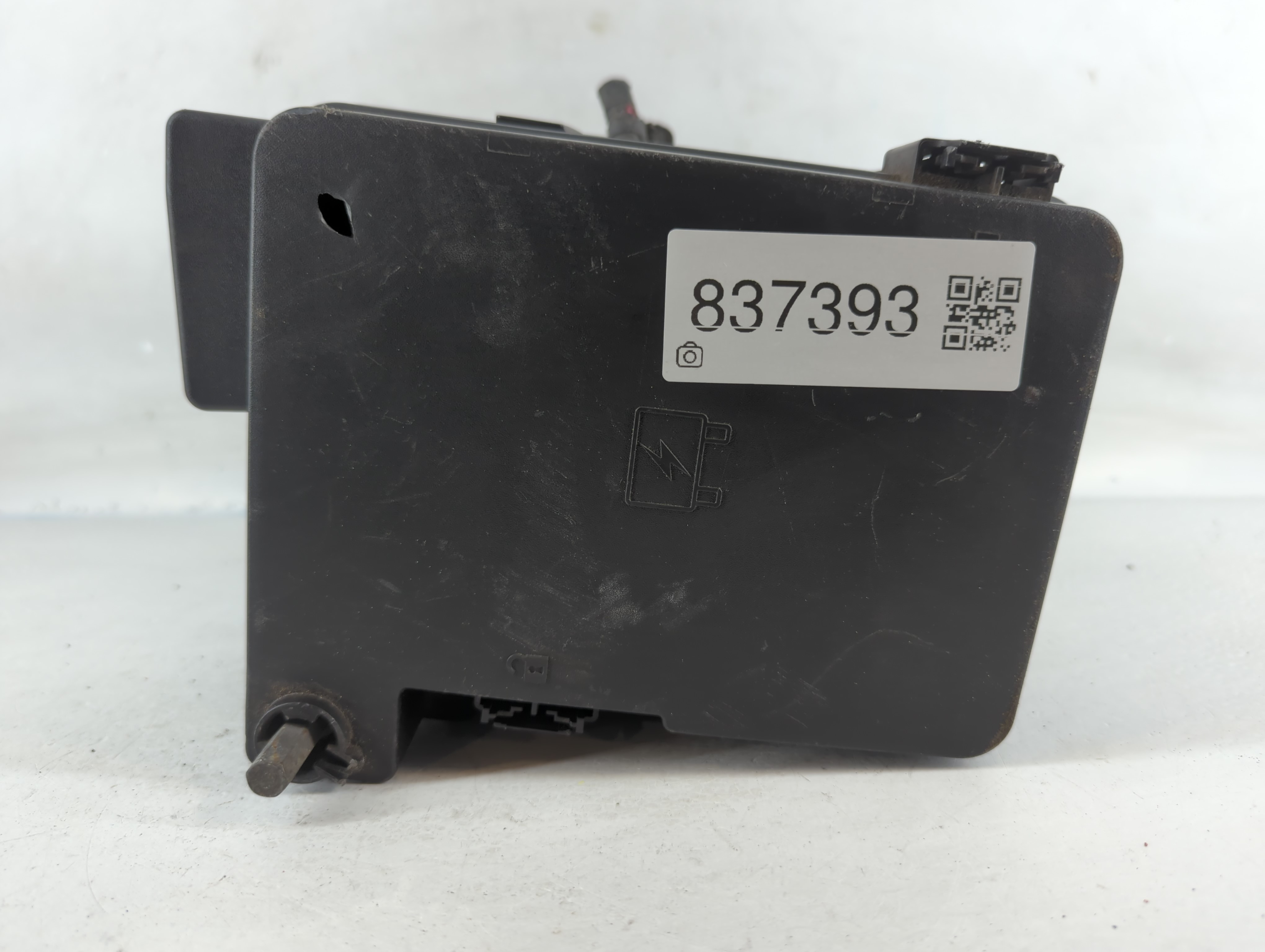 2013-2015 Chevrolet Equinox Fusebox Fuse Box Relay Module 22929762_01 837393 - Oemusedautoparts1.com