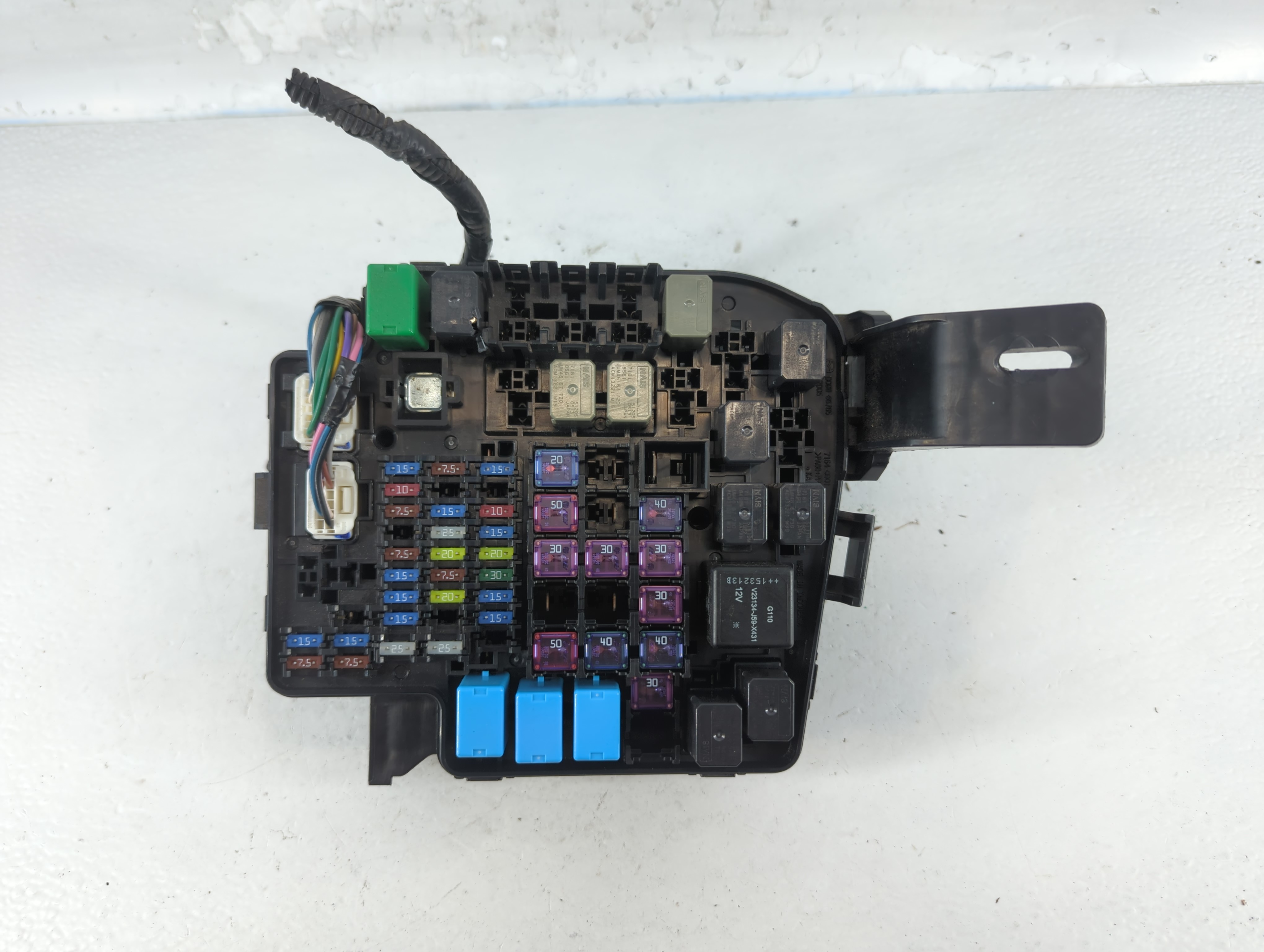 2016-2016 Scion Ia Fusebox Fuse Box Relay Module D09w-66765 837396 - Oemusedautoparts1.com