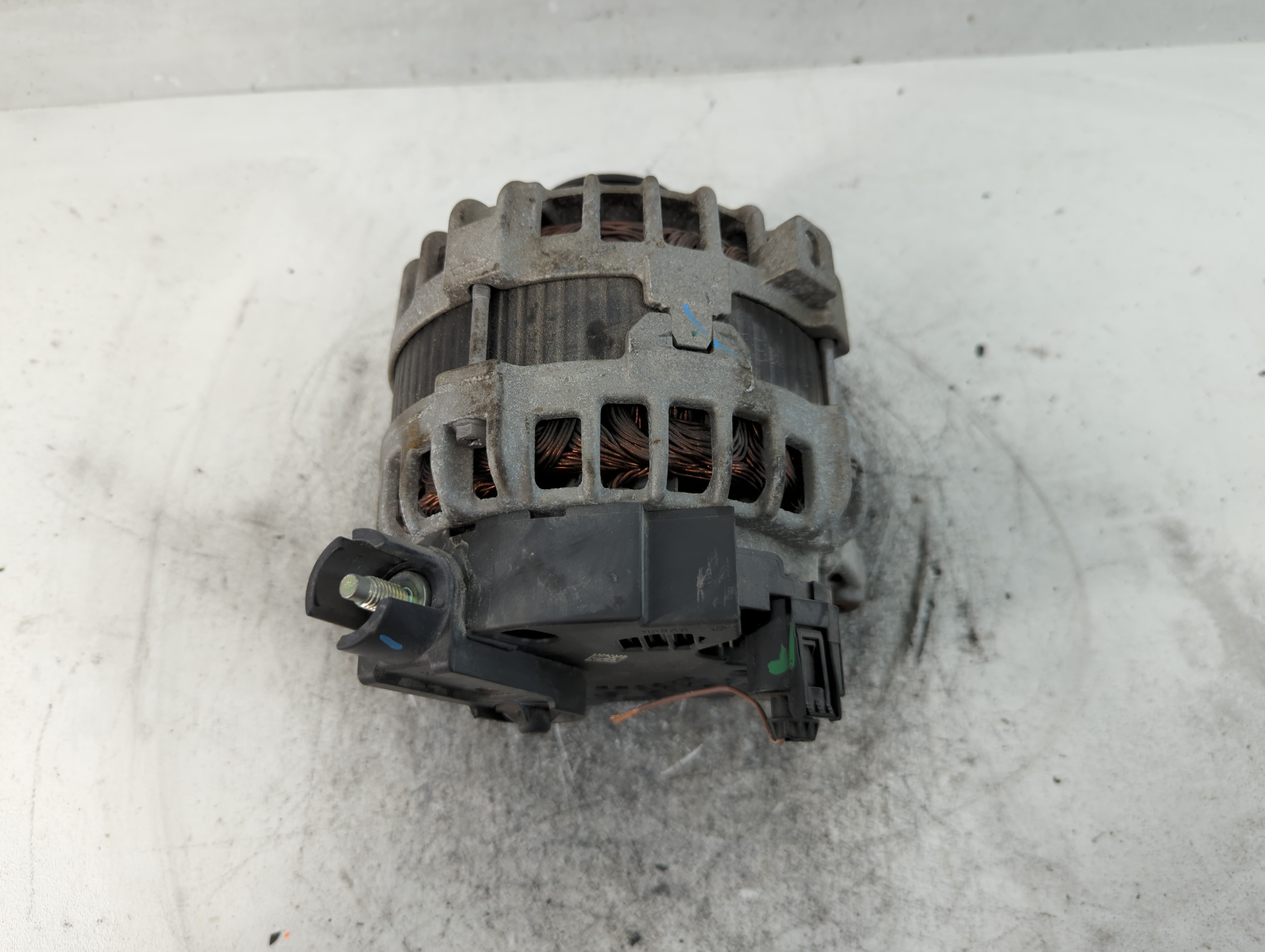 Picture of 2017-2020 Jaguar F-pace Alternator Generator Charging Assembly Engine Oem 837557