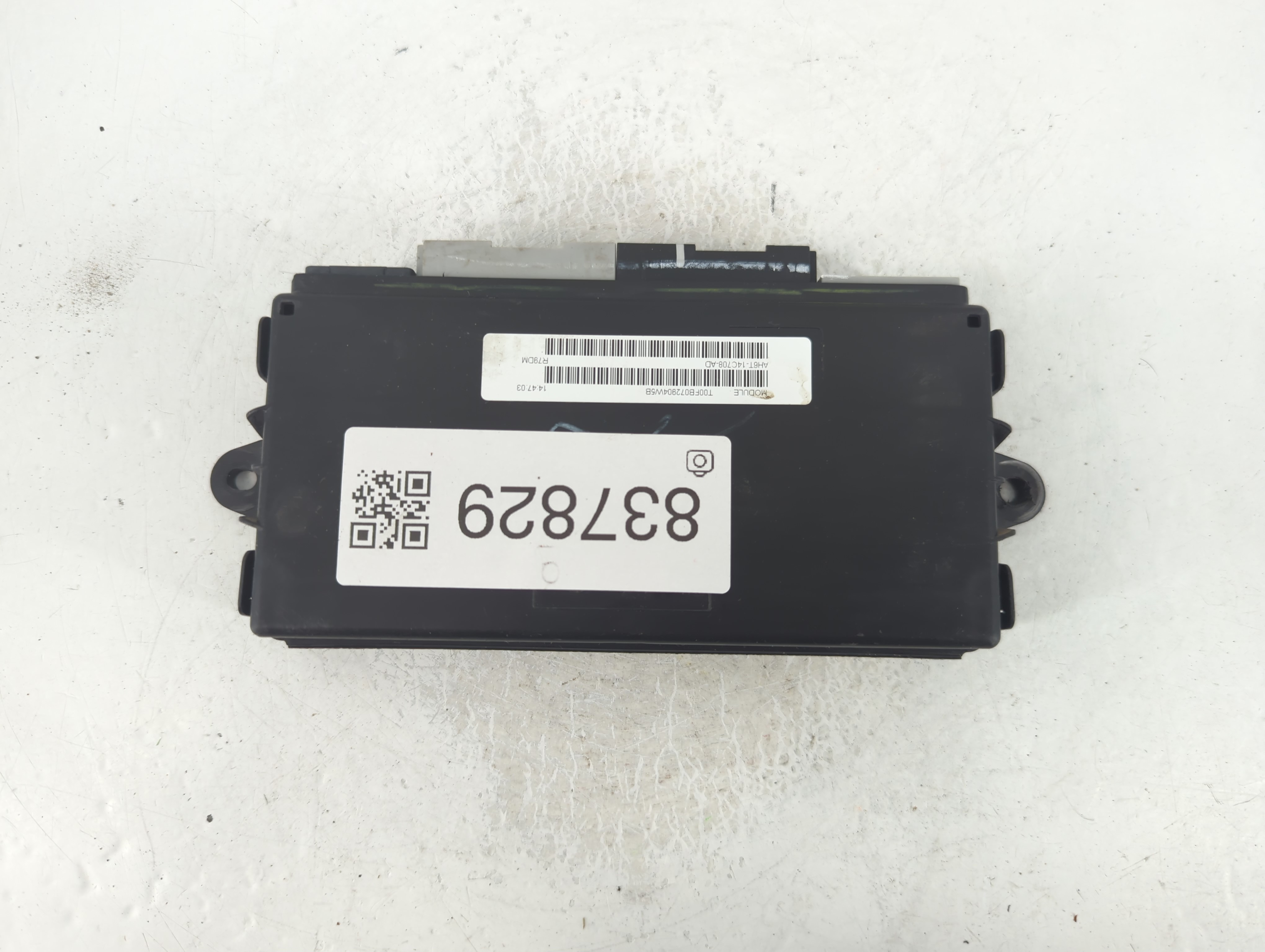 Picture of 2009-2010 Infiniti G37 Chassis Control Module Ccm Bcm Body Control 837829