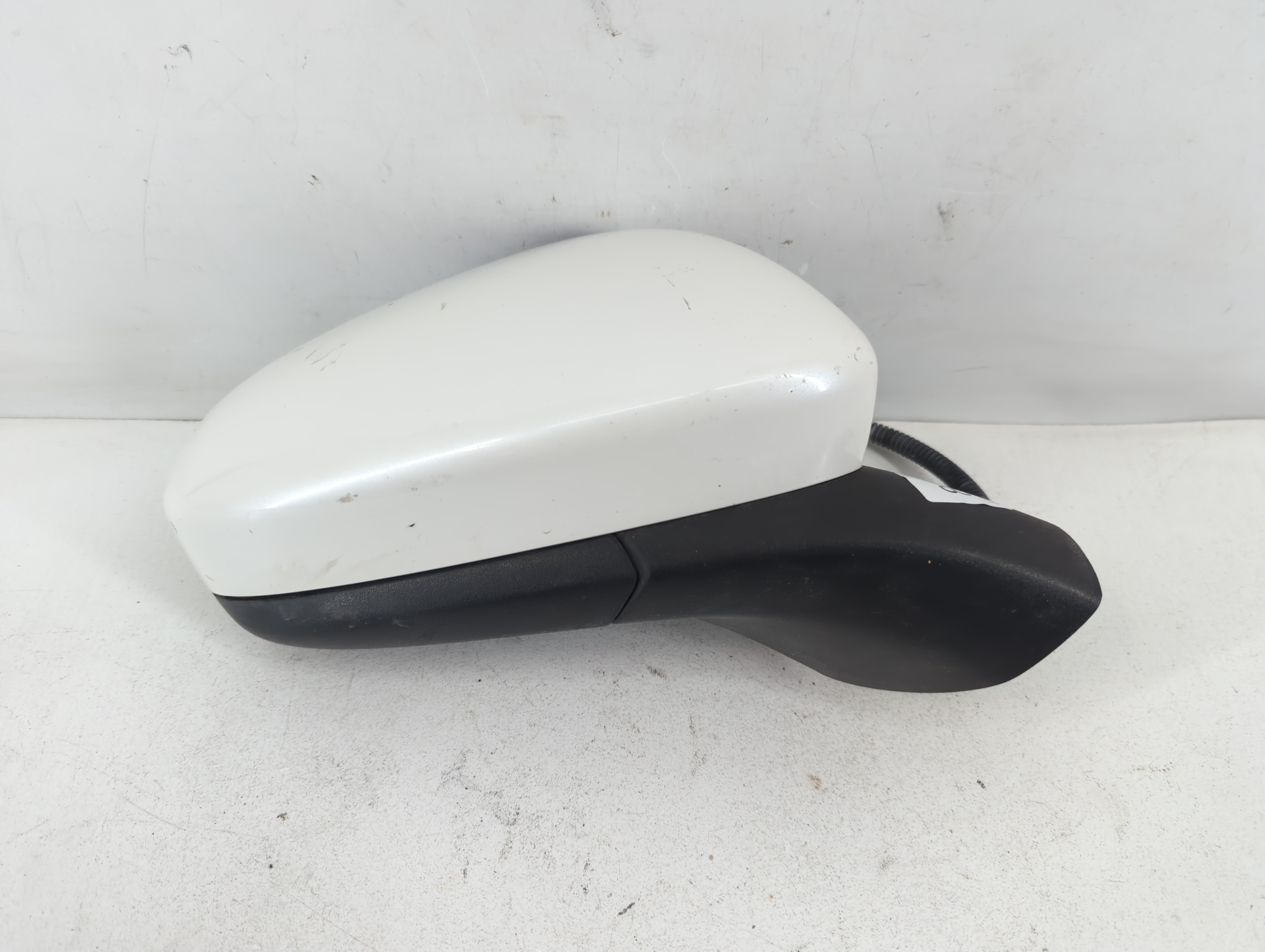 2018-2018 Ford Fusion Passenger Right Side View Power Door Mirror White 838131 - Oemusedautoparts1.com