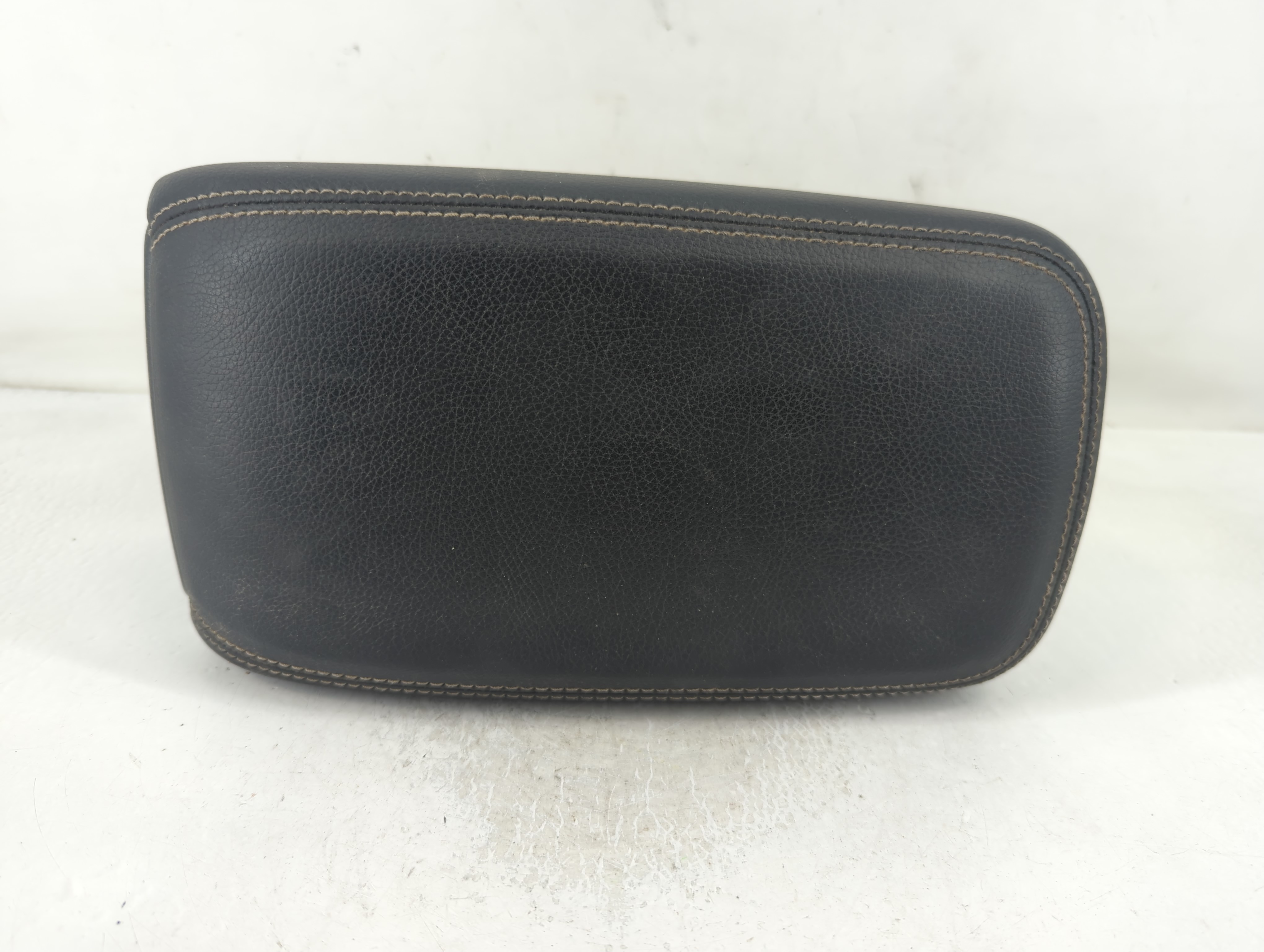 2016 Mercedes-benz Cla250 Center Console Armrest Cover Lid Dark Grey 838152 - Oemusedautoparts1.com