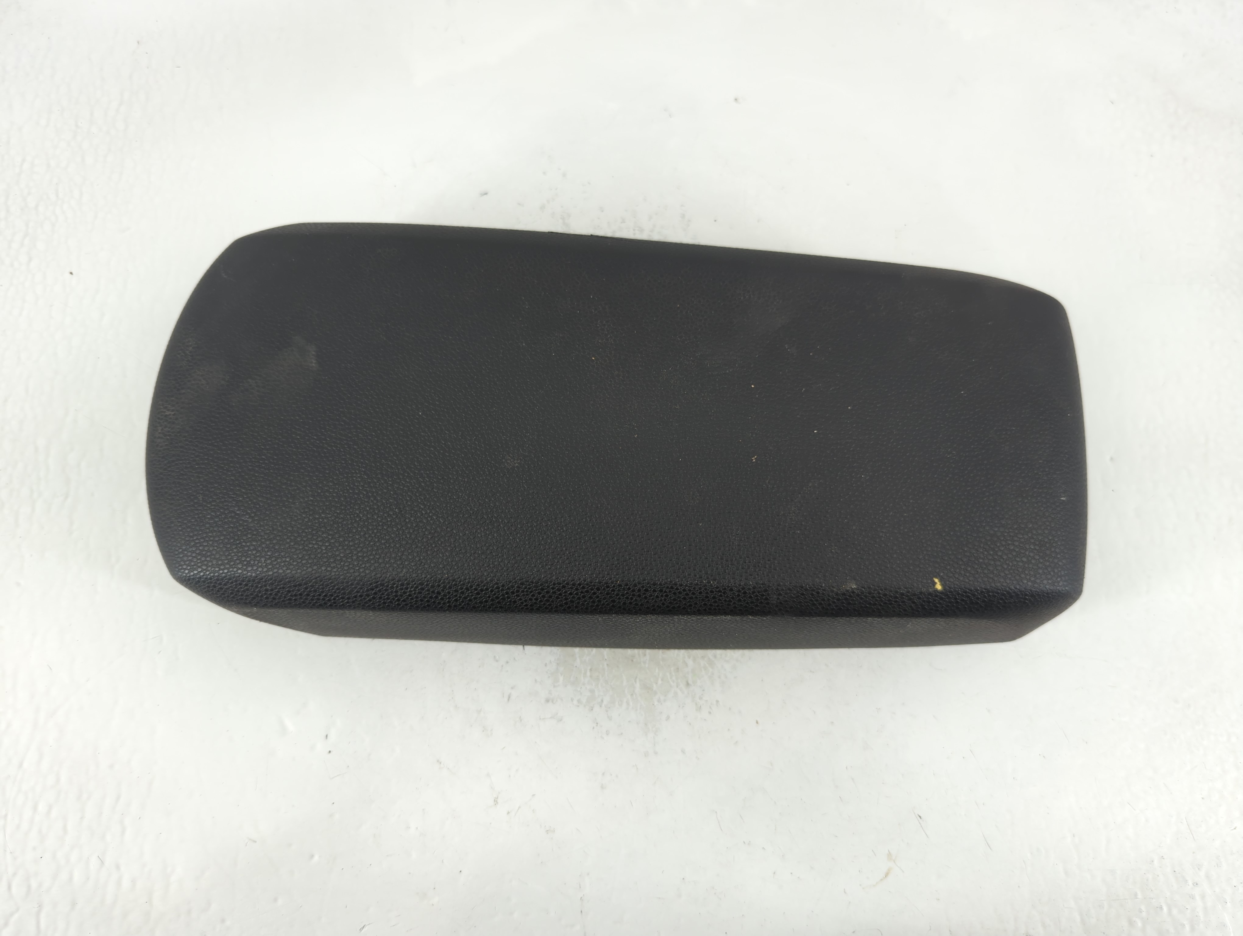 2010 Ford Focus Center Console Armrest Cover Lid Black 838172 - Oemusedautoparts1.com