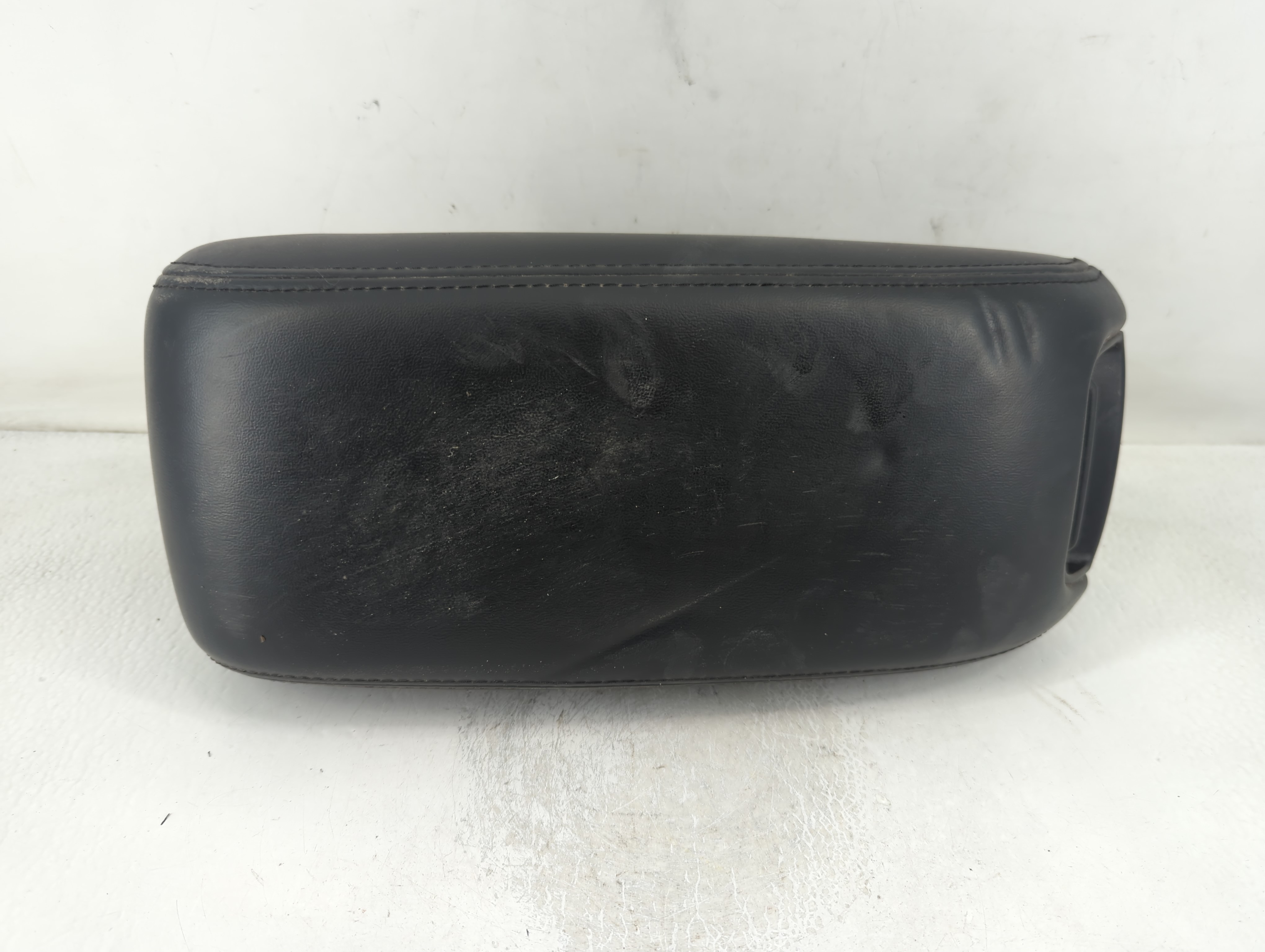 2016 Dodge Journey Center Console Armrest Cover Lid Black 838180 - Oemusedautoparts1.com