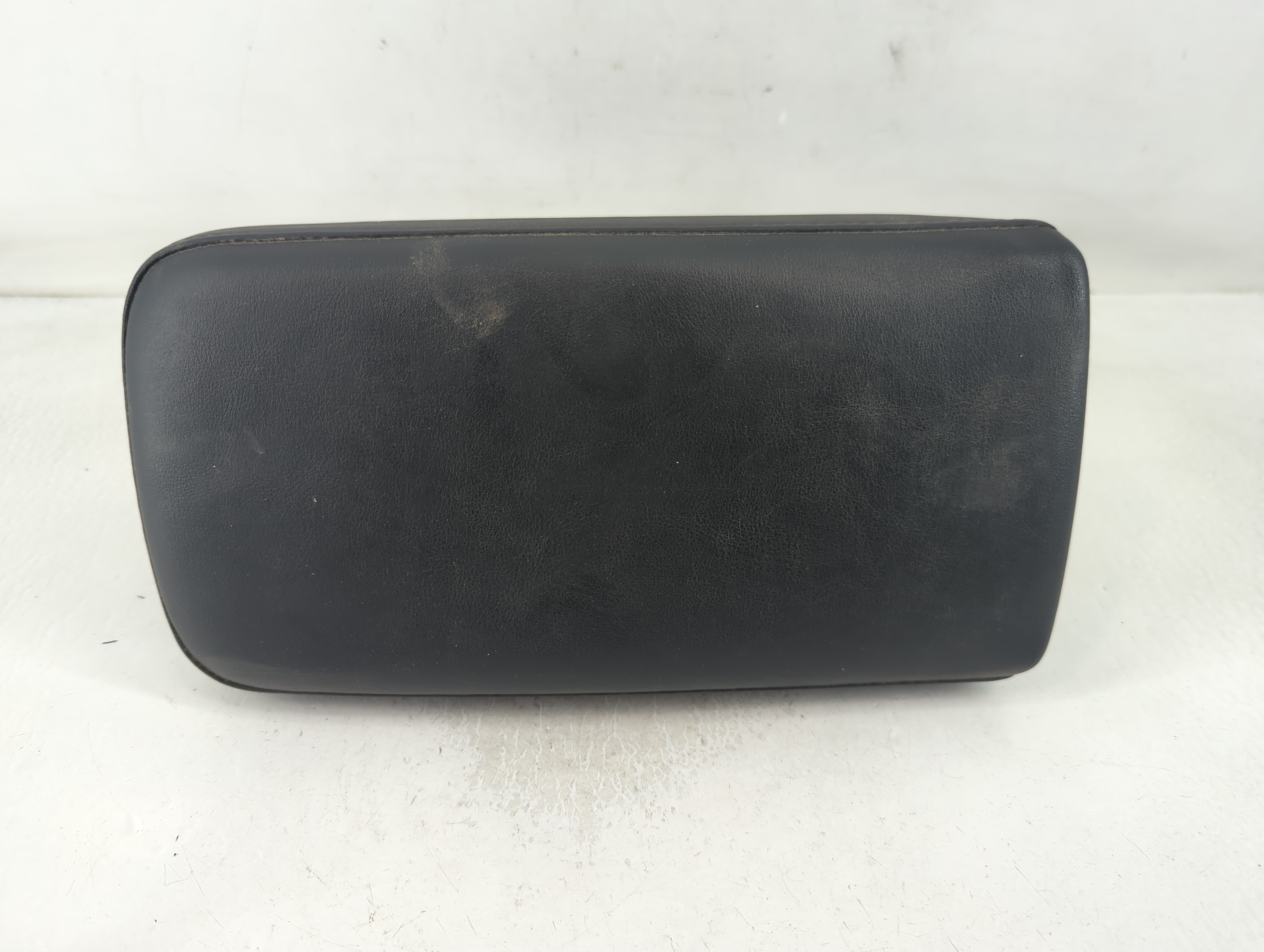 2015 Lexus Ct200h Center Console Armrest Cover Lid Black 838183 - Oemusedautoparts1.com