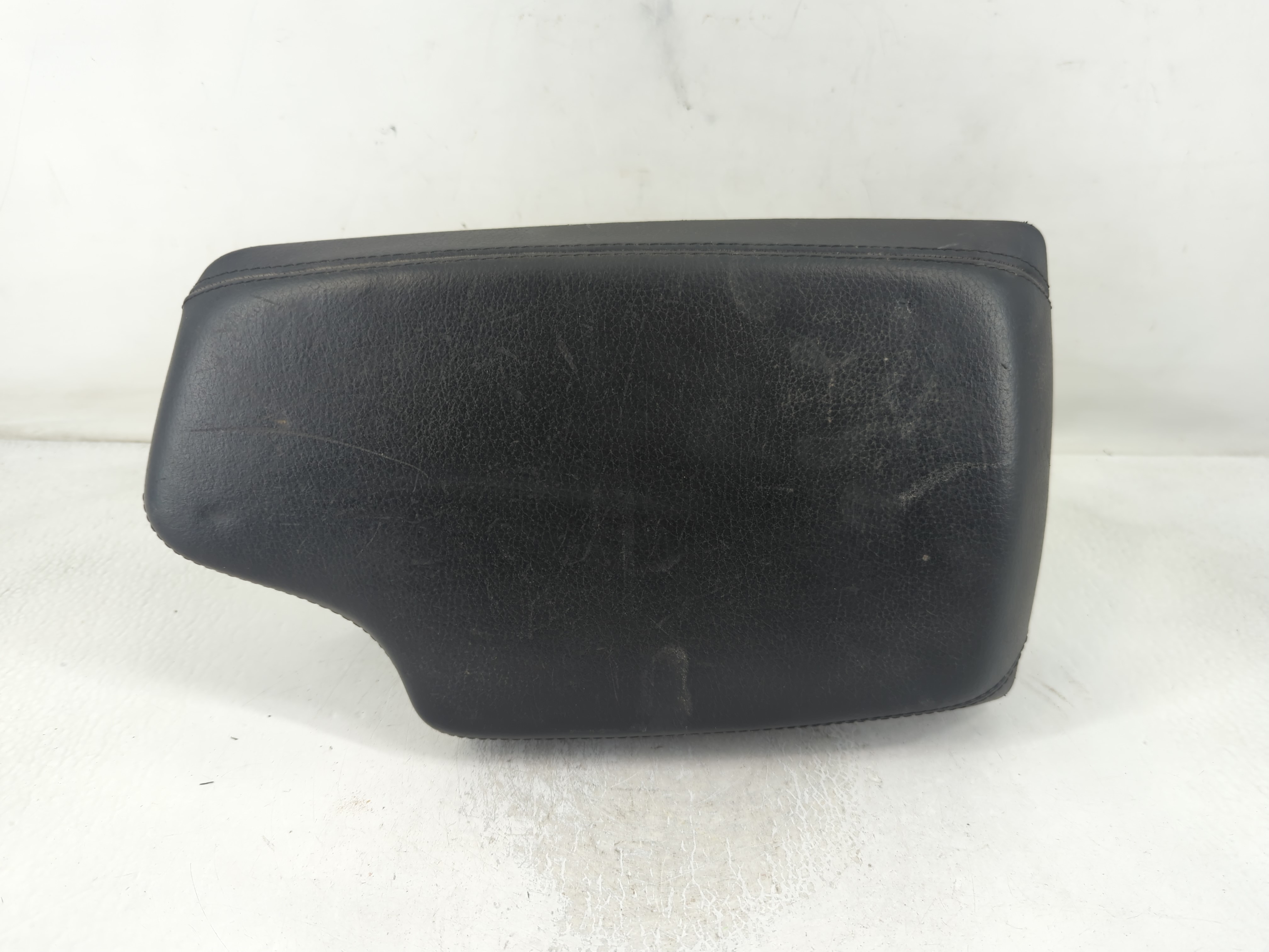 Picture of 2014 Bmw 320i Center Console Armrest Cover Lid 838184