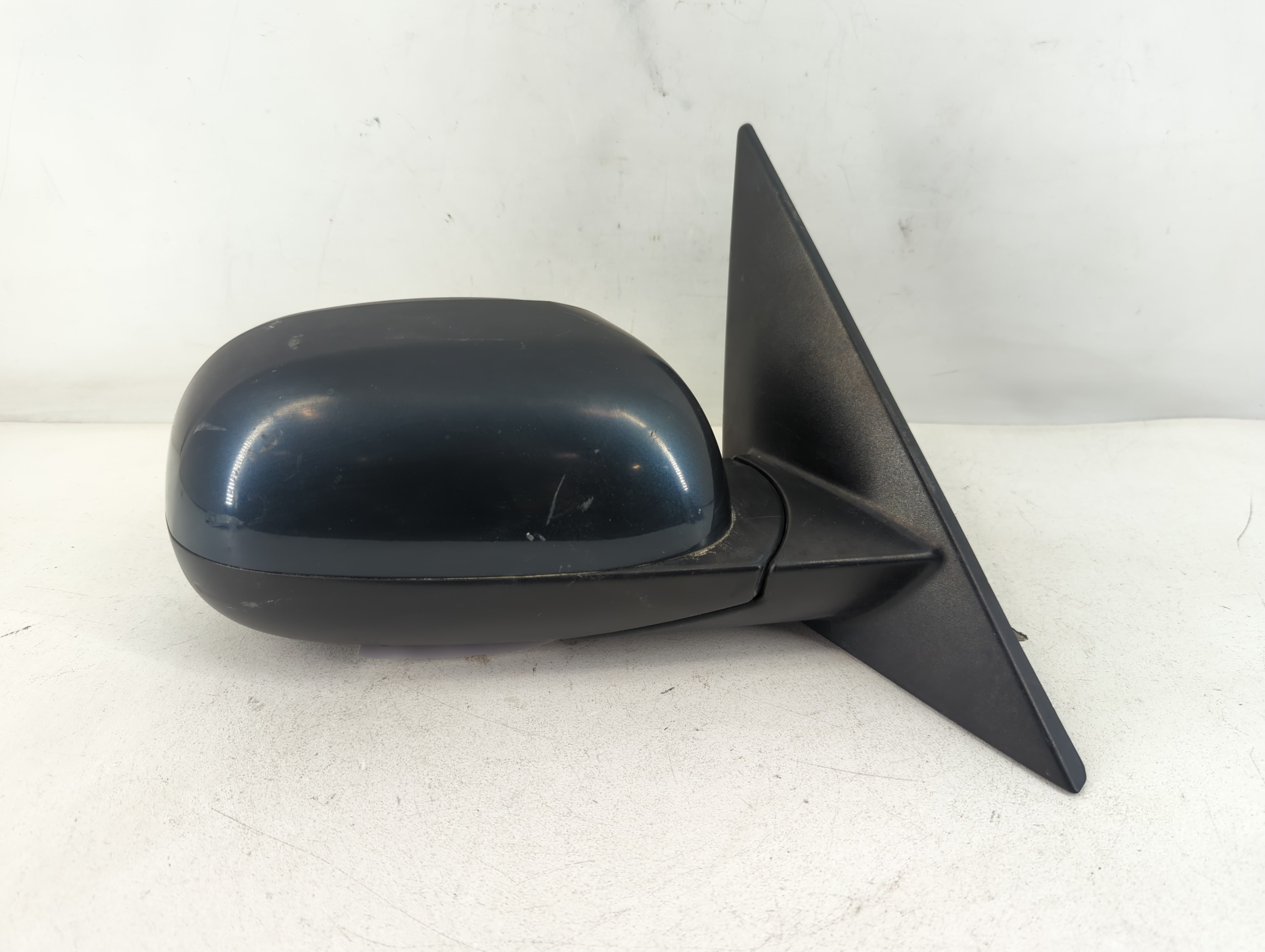 2014-2019 Kia Soul Passenger Right Side View Power Door Mirror Black 838188 - Oemusedautoparts1.com