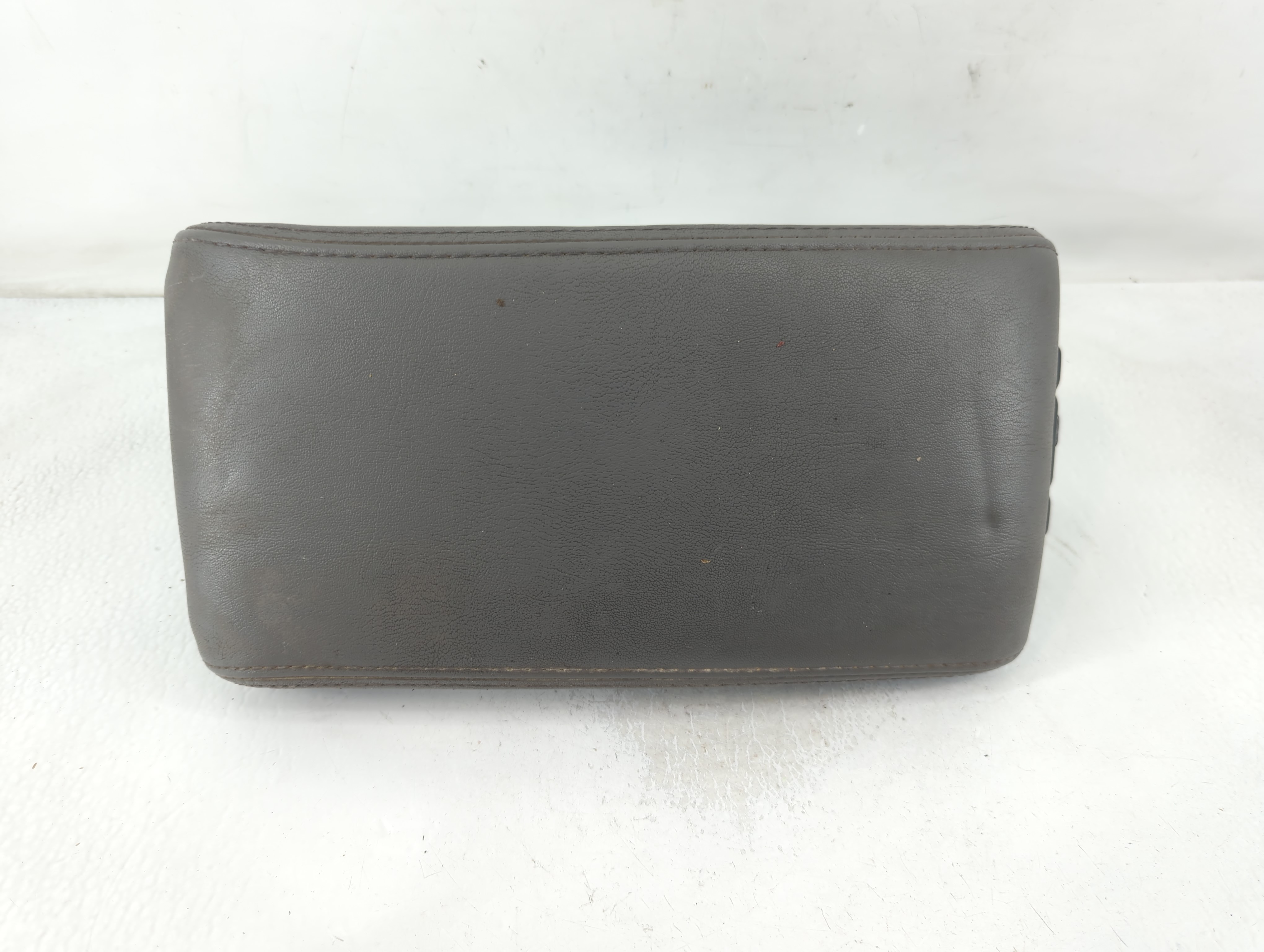 2012 Chevrolet Malibu Center Console Armrest Cover Lid Grey 838205 - Oemusedautoparts1.com