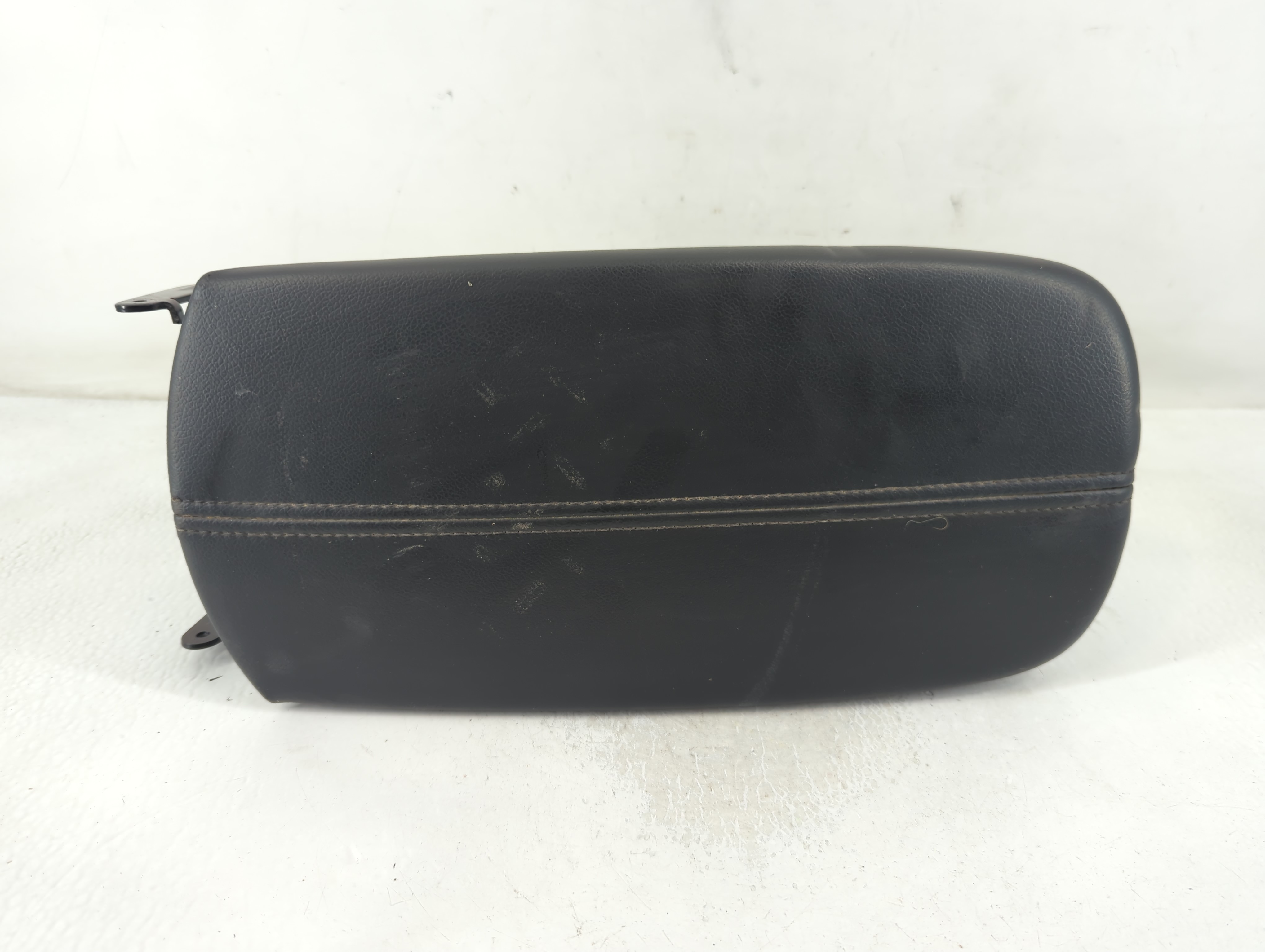 2020 Chevrolet Malibu Center Console Armrest Cover Lid Black 838207 - Oemusedautoparts1.com