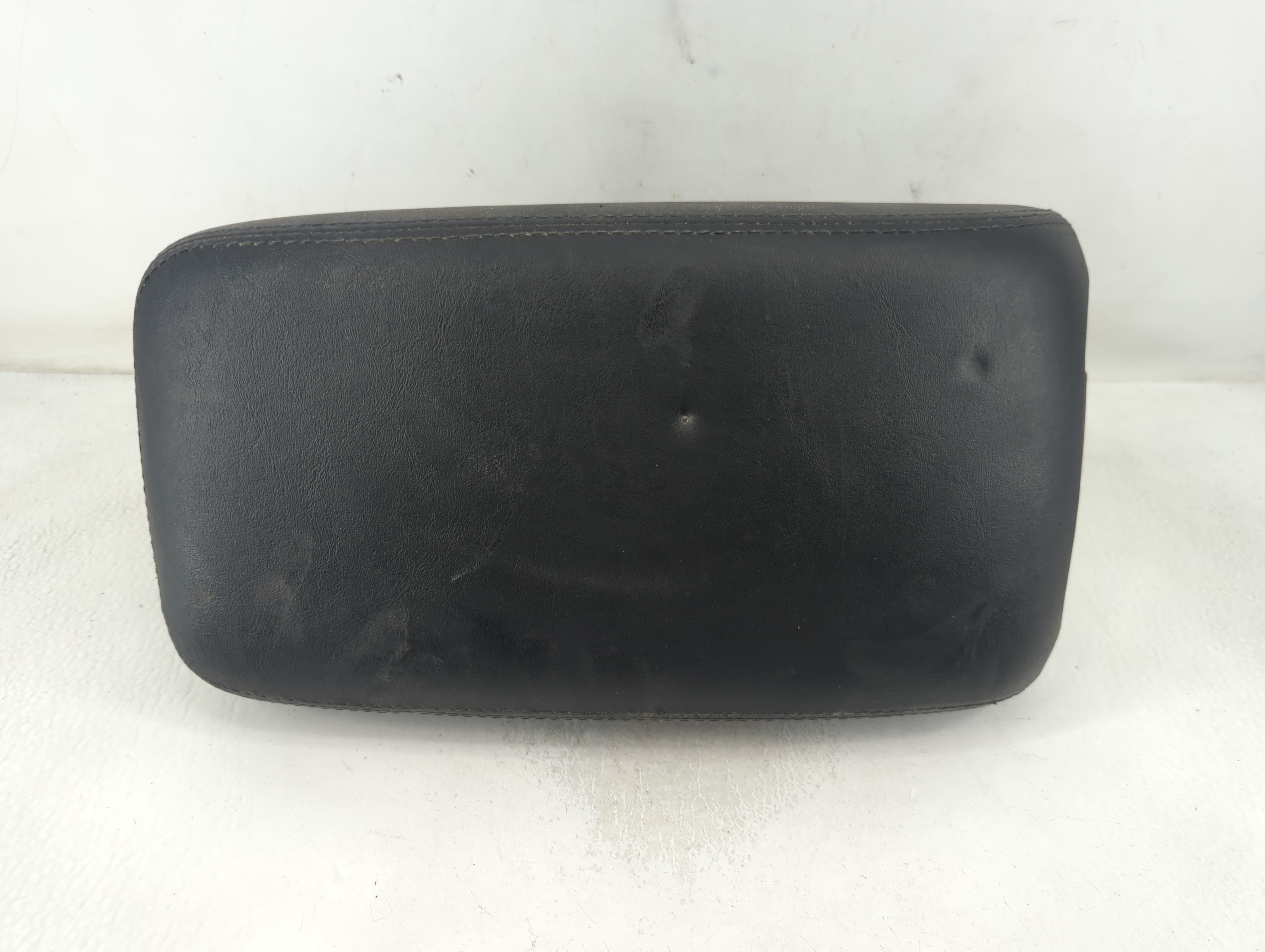 2012 Dodge Charger Center Console Armrest Cover Lid Black 838210 - Oemusedautoparts1.com