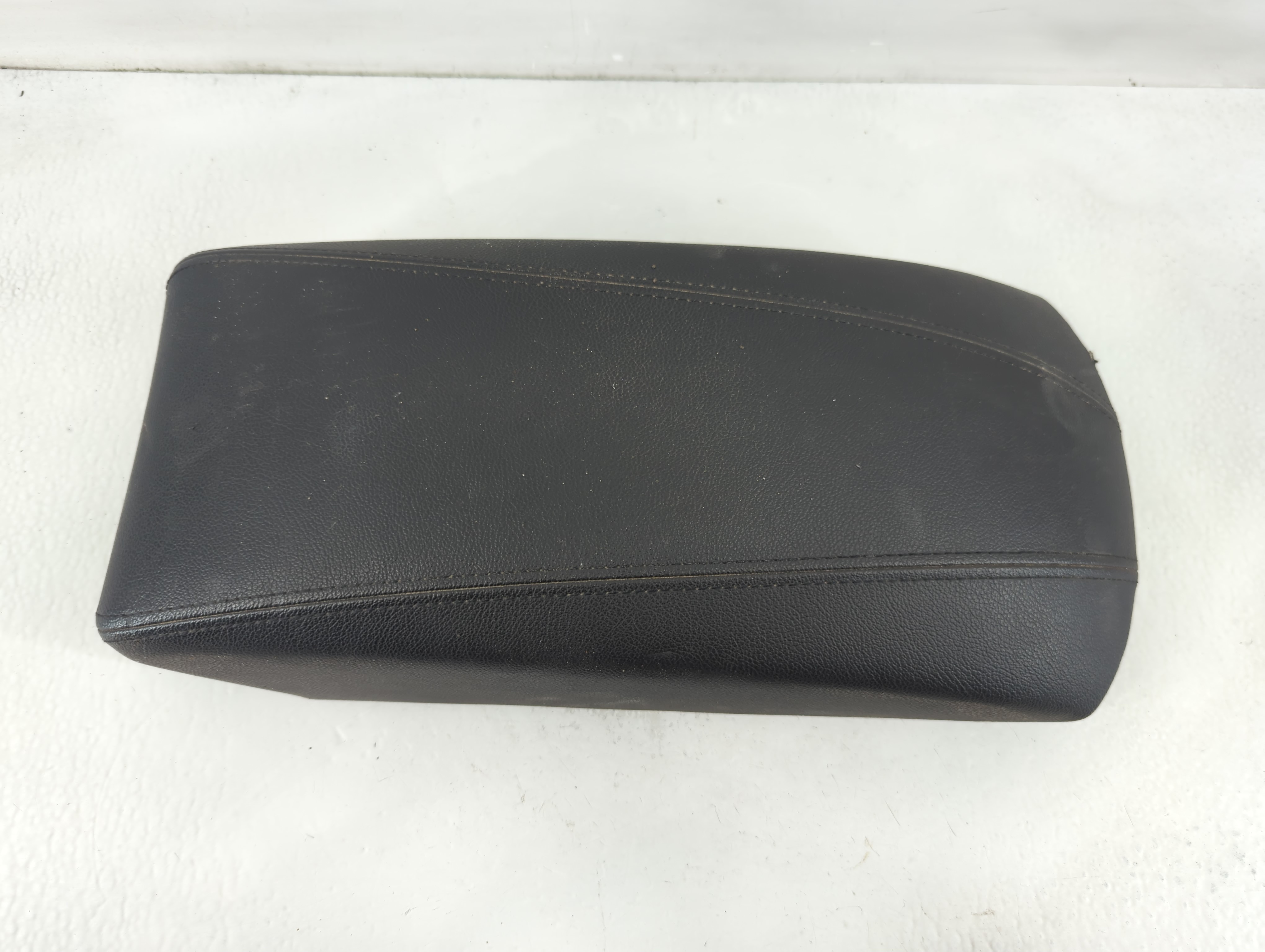2012 Hyundai Sonata Center Console Armrest Cover Lid Black 838212 - Oemusedautoparts1.com