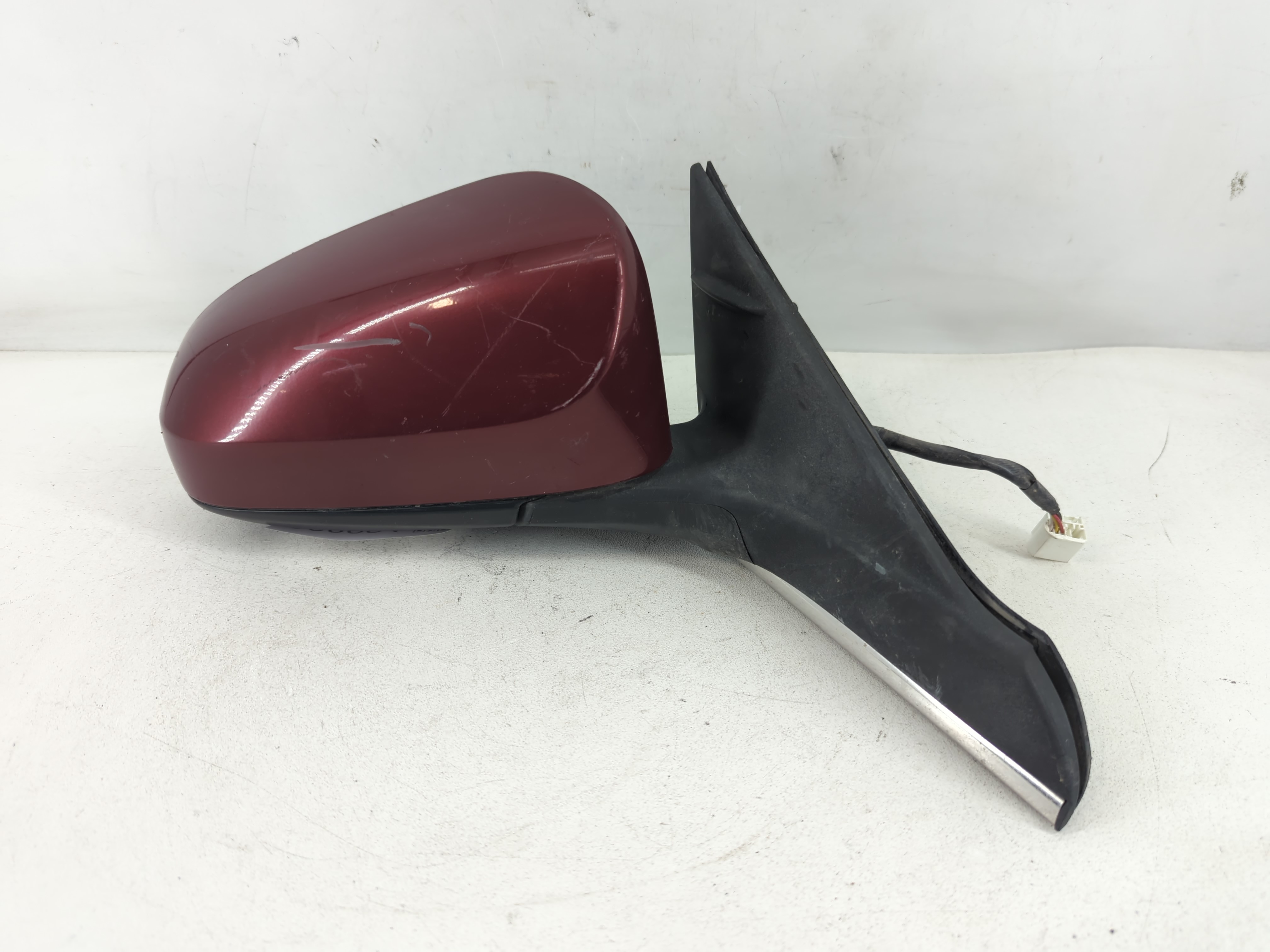 2015-2017 Toyota Camry Passenger Right Side View Power Door Mirror Red 838224 - Oemusedautoparts1.com