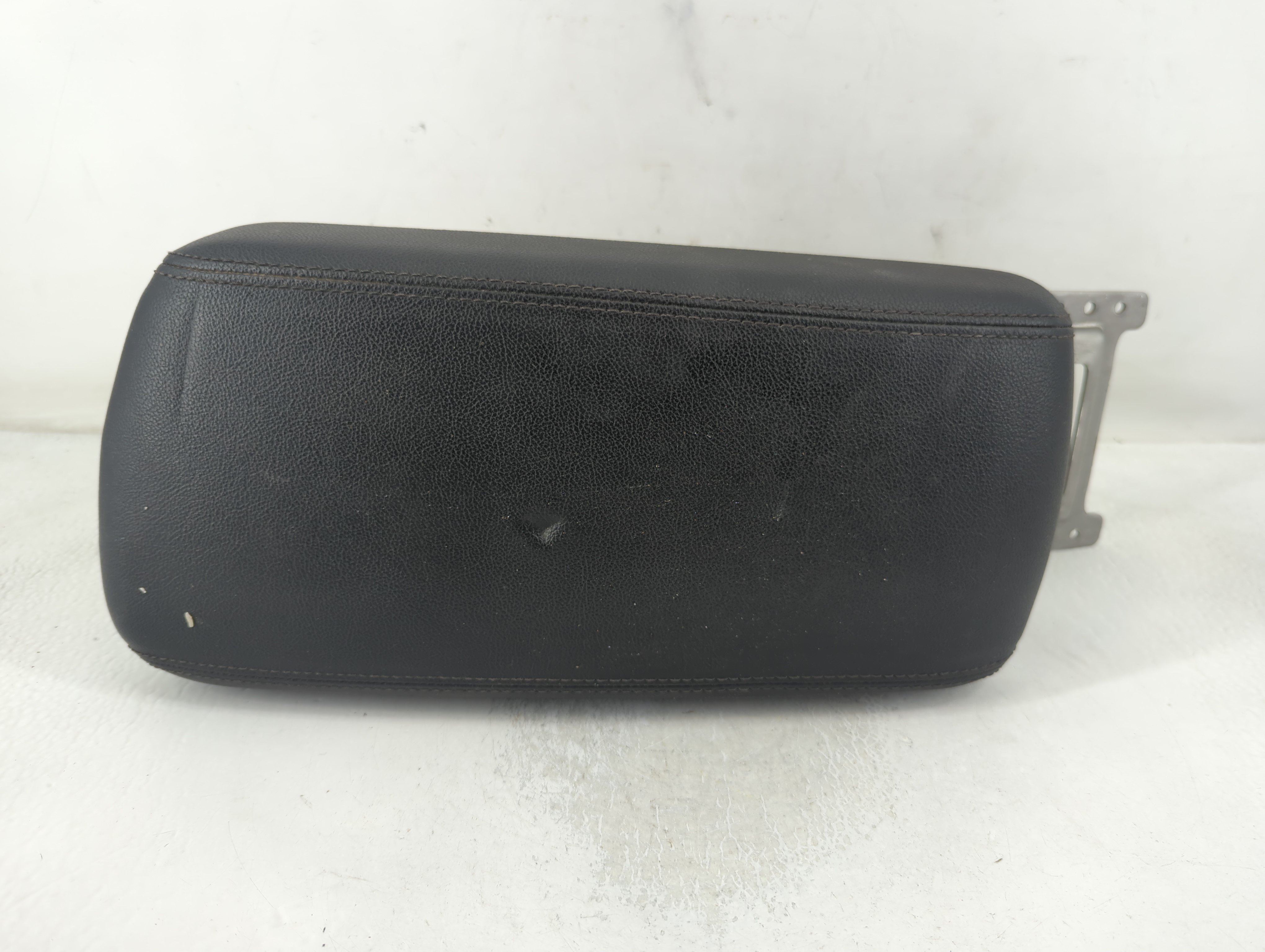 2020 Kia Optima Center Console Armrest Cover Lid Black 838232 - Oemusedautoparts1.com