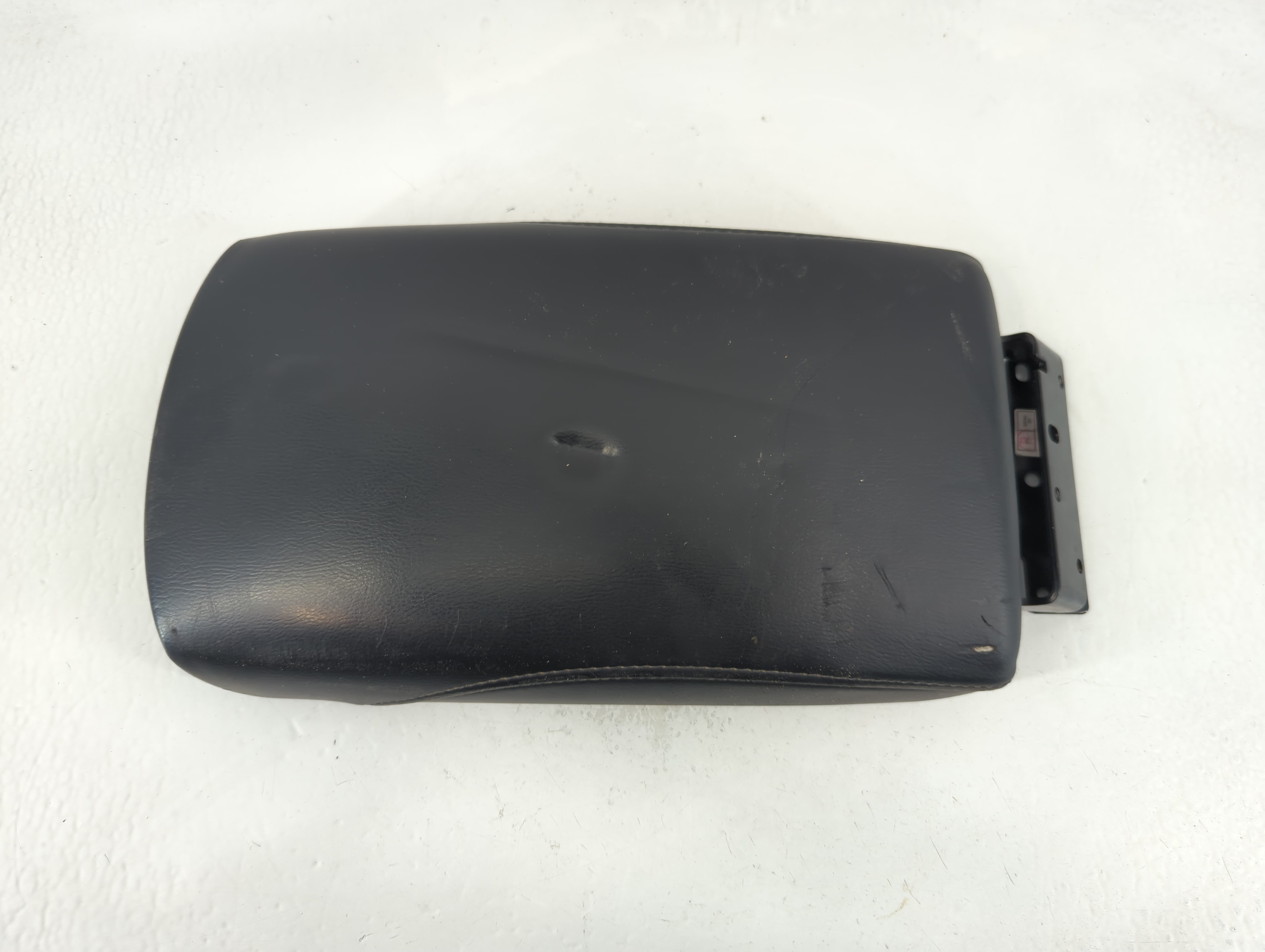 Picture of 2016 Nissan Rogue Center Console Armrest Cover Lid Black 838234
