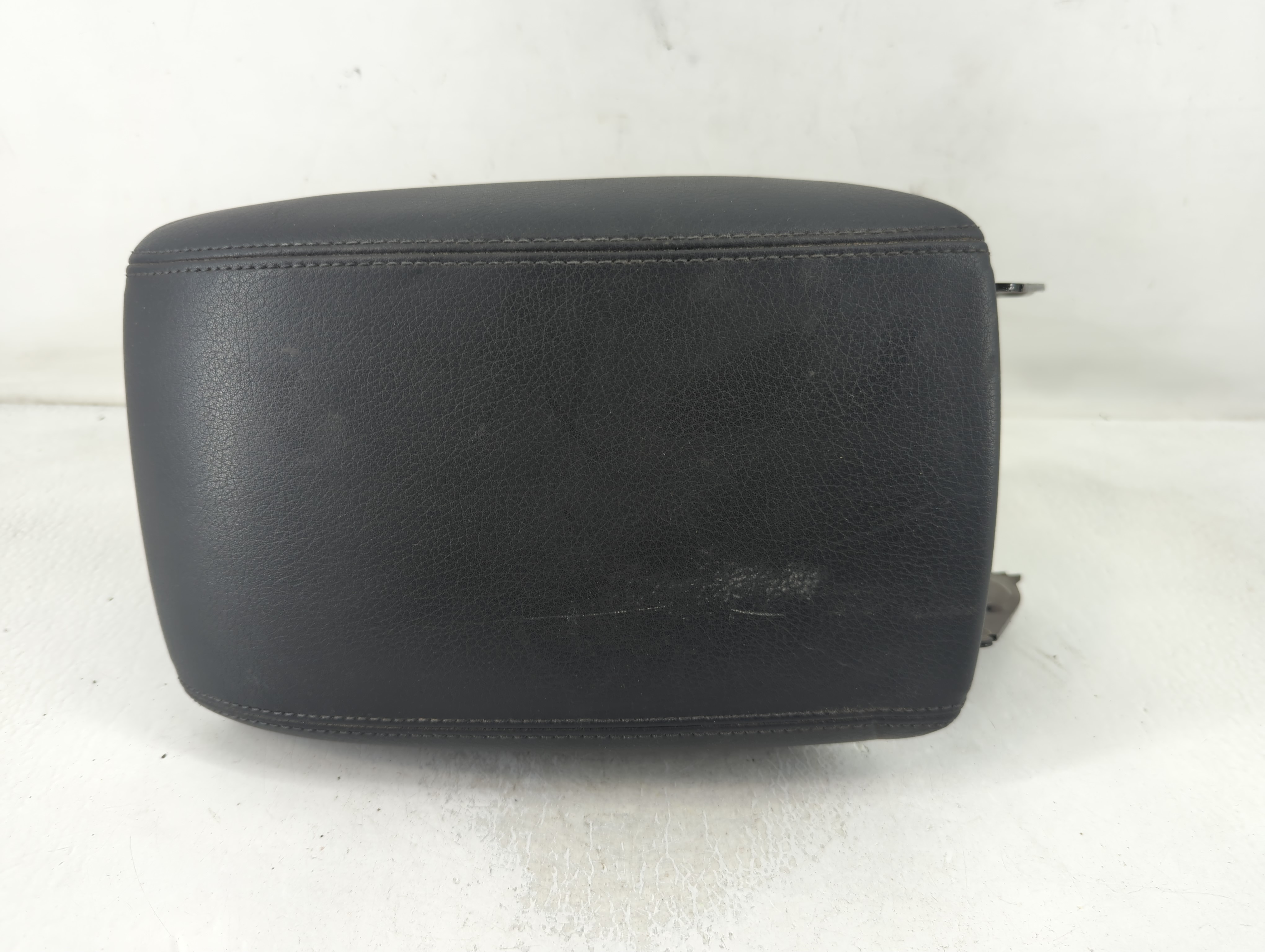 2010 Audi Q5 Center Console Armrest Cover Lid Black 838237 - Oemusedautoparts1.com