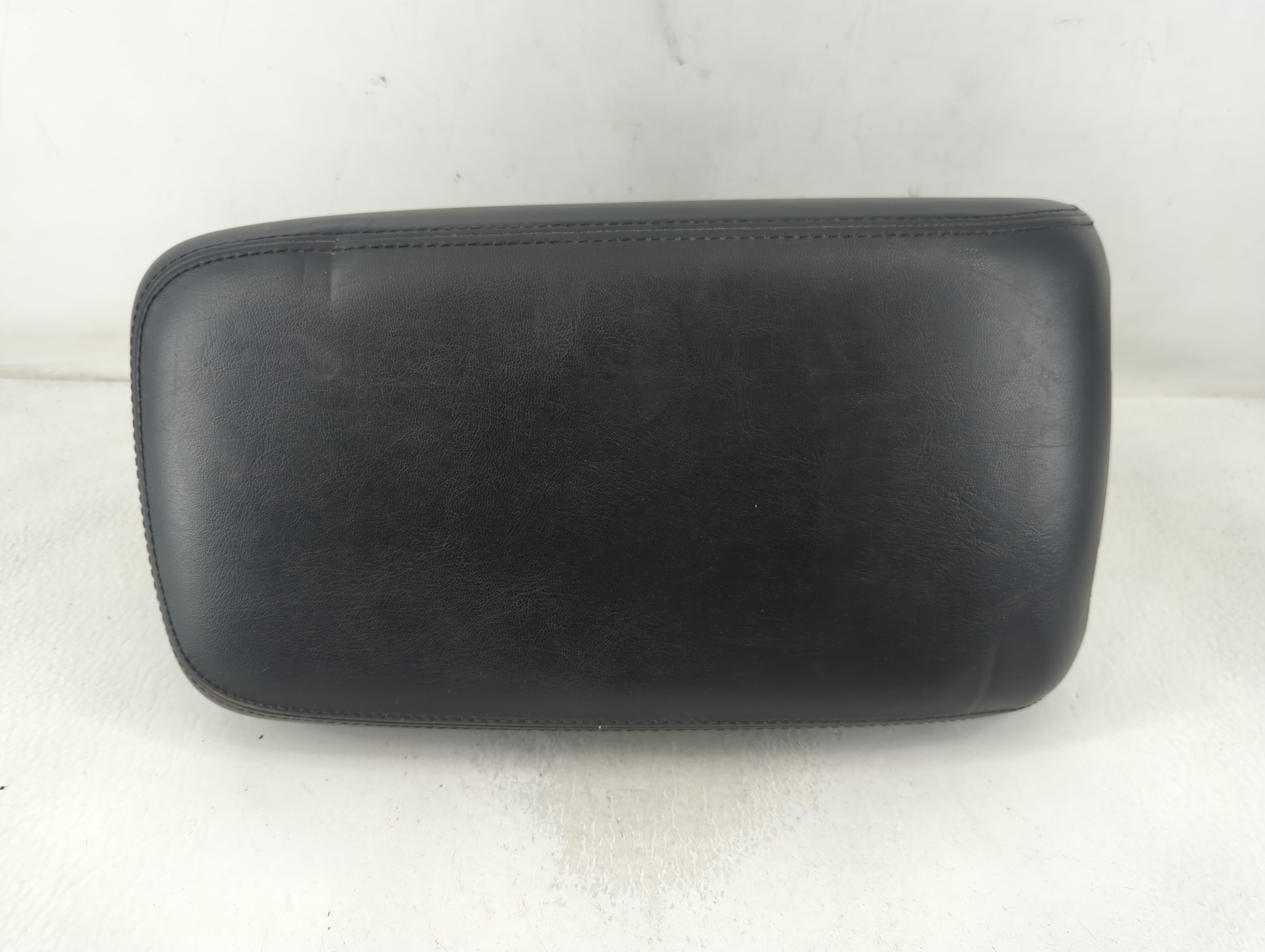 2020 Chrysler 300 Center Console Armrest Cover Lid Black 838238 - Oemusedautoparts1.com