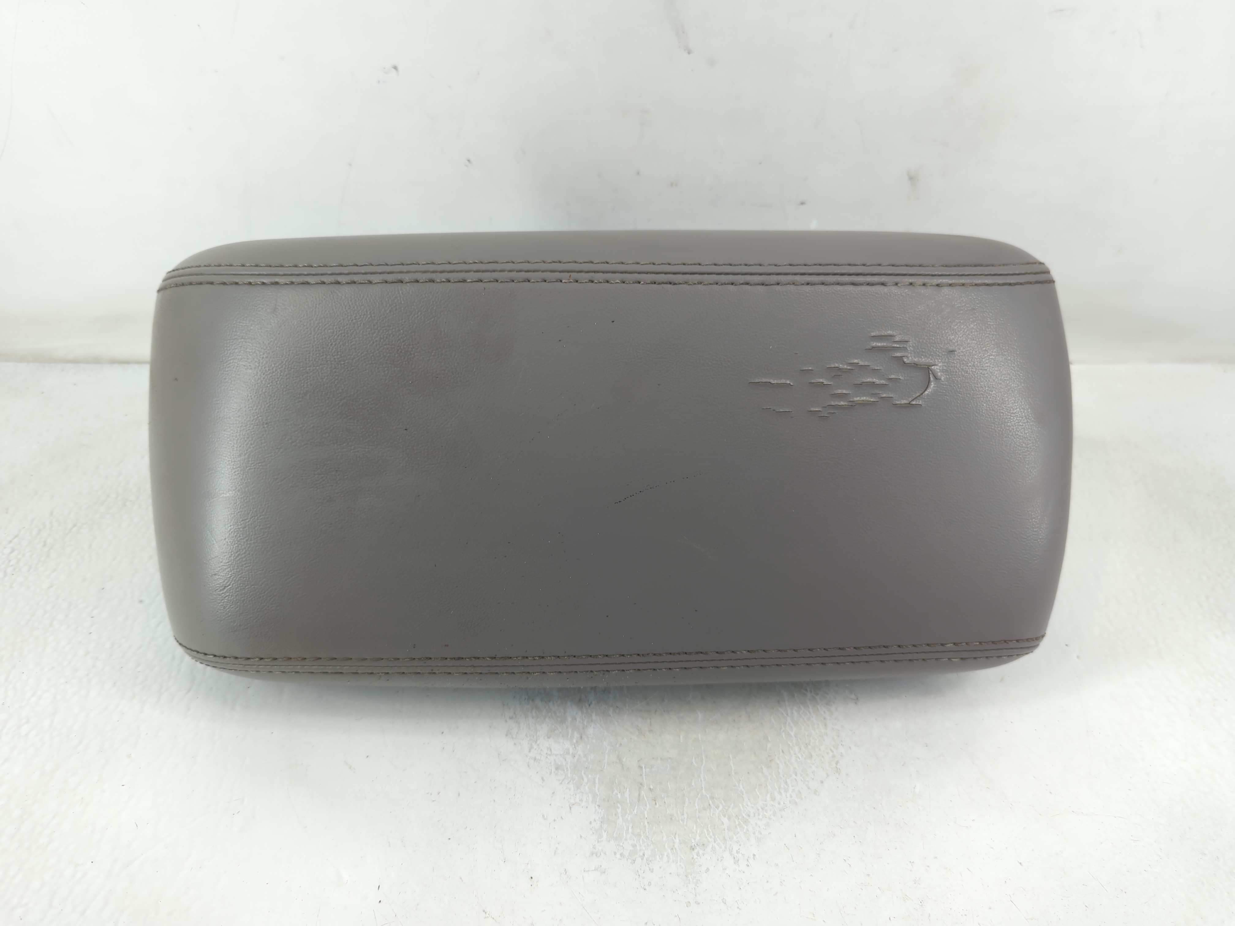 2013 Dodge Durango Center Console Armrest Cover Lid Grey 838244 - Oemusedautoparts1.com