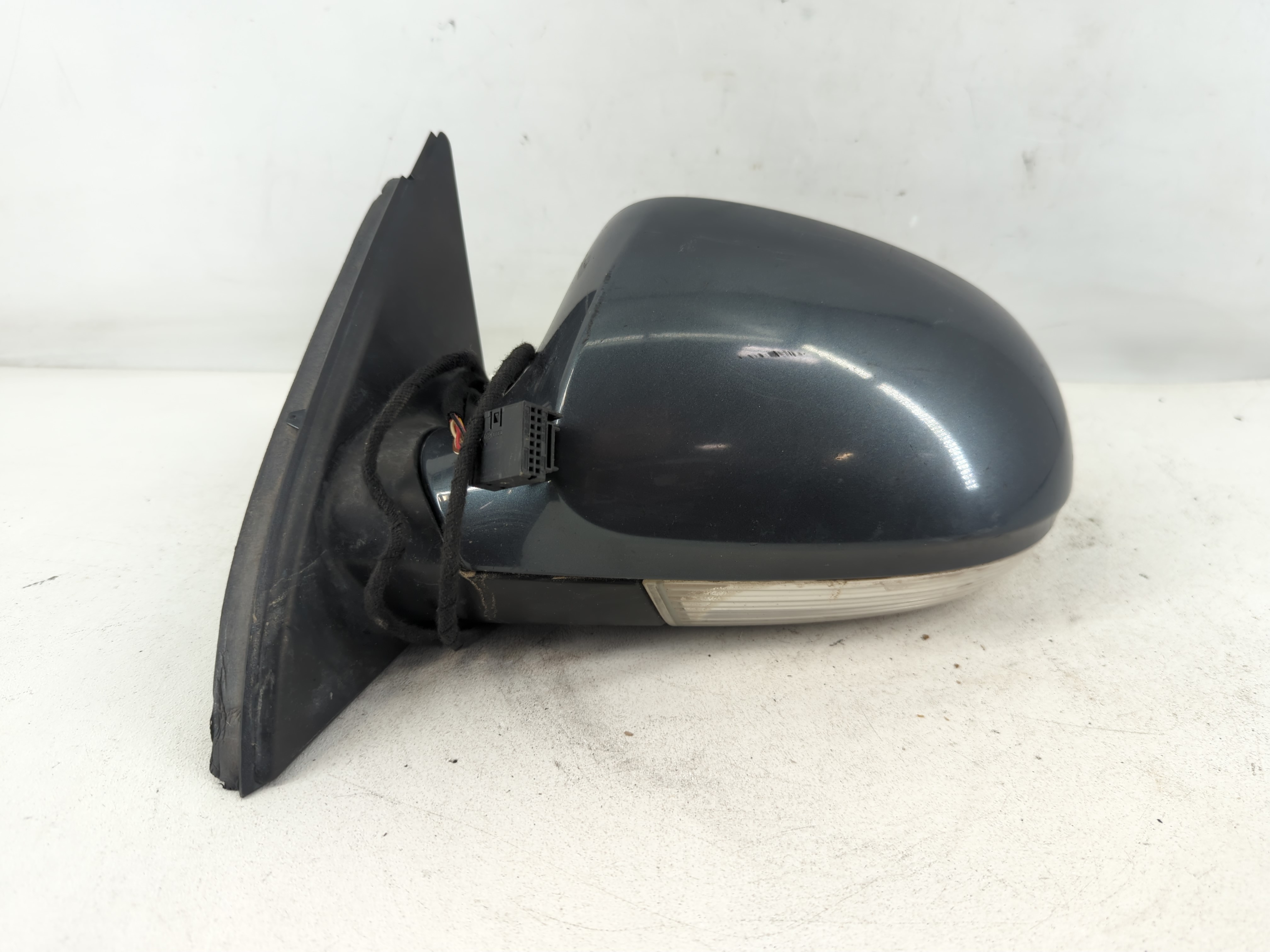 2006-2010 Volkswagen Passat Driver Left Side View Power Door Mirror Grey 838255 - Oemusedautoparts1.com