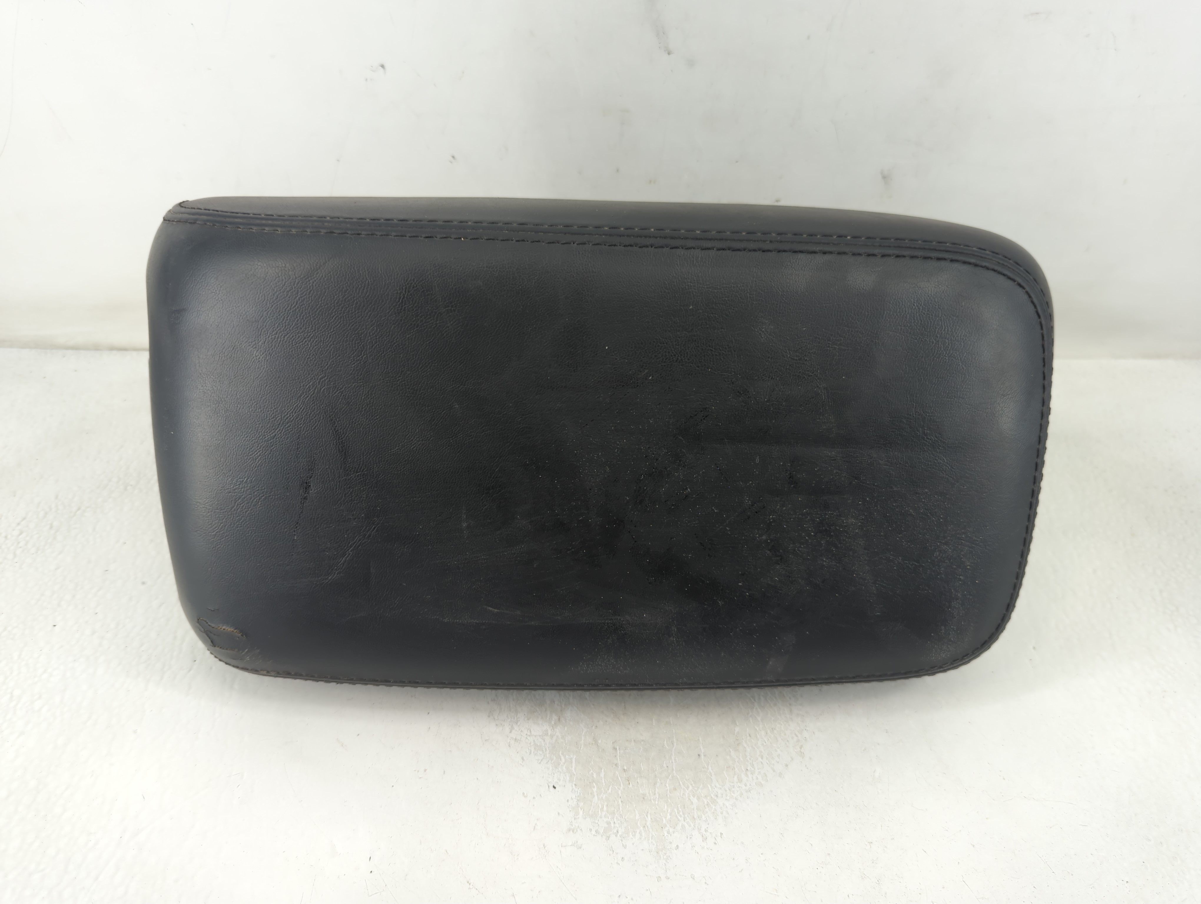 2013 Dodge Charger Center Console Armrest Cover Lid Black 838274 - Oemusedautoparts1.com