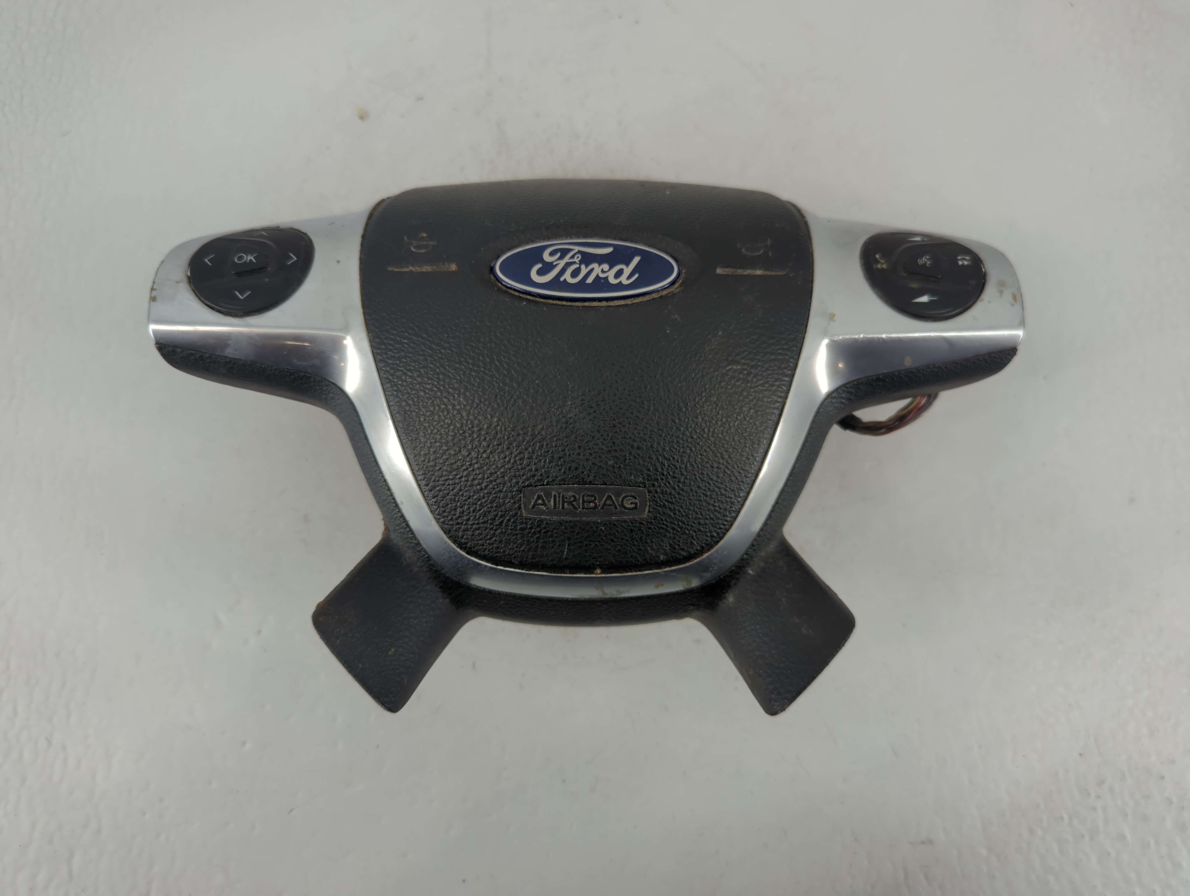2013-2016 Ford Escape Air Bag Driver Left Steering Wheel Mounted 838413 - Oemusedautoparts1.com