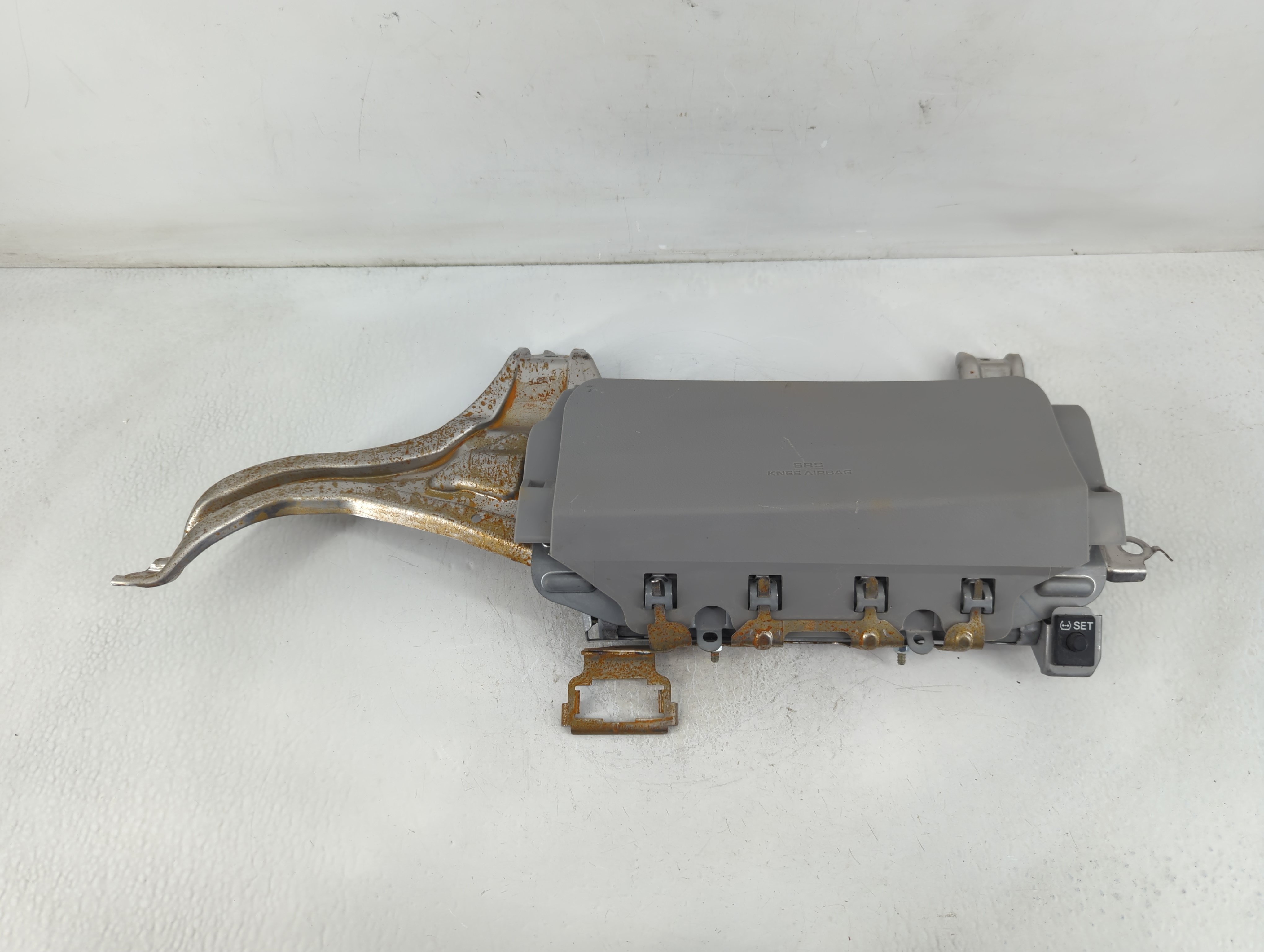 2008-2013 Toyota Highlander Air Bag Driver Left Knee Oem 838427 - Oemusedautoparts1.com