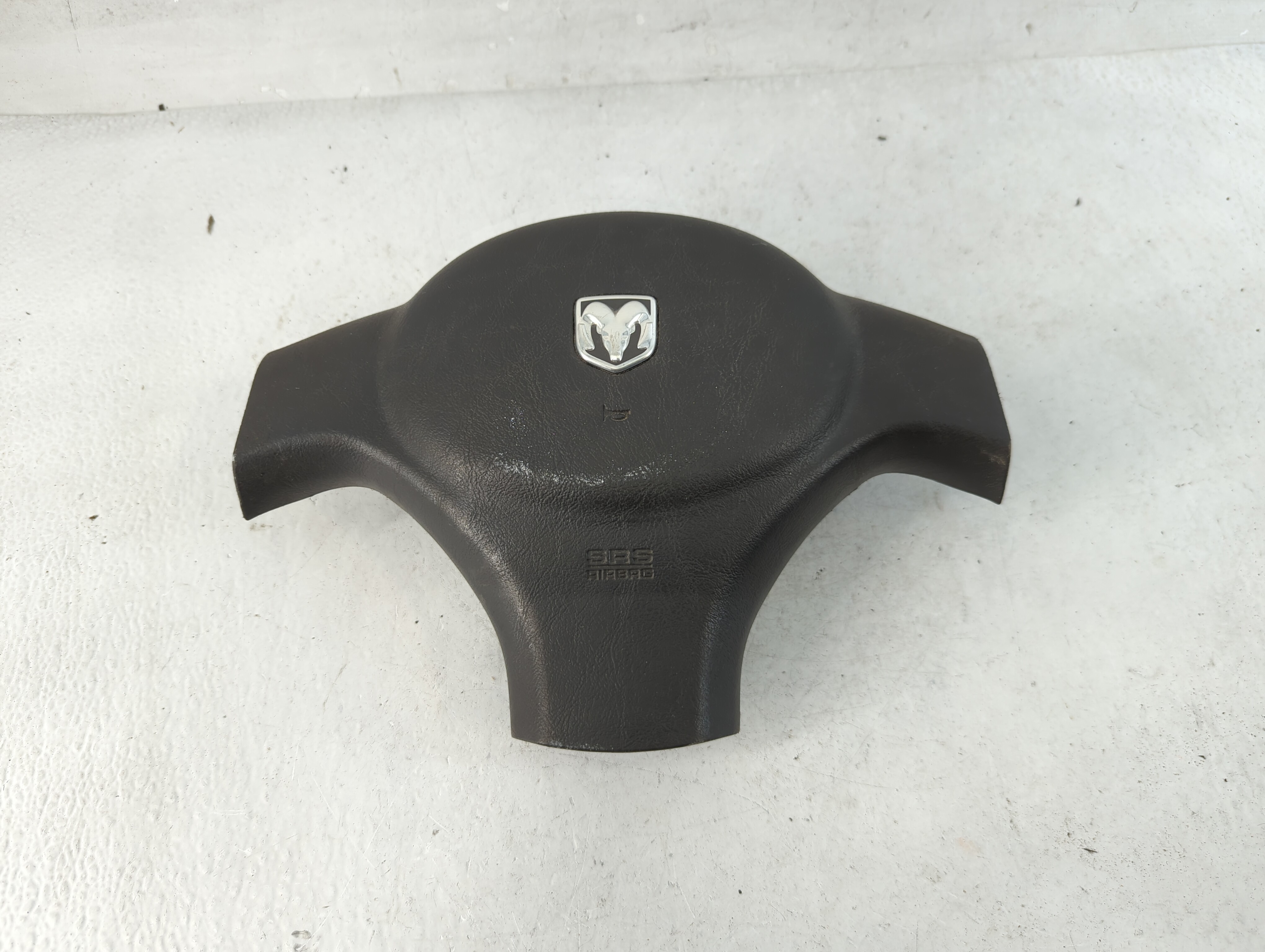 Picture of 2003-2005 Dodge Neon Air Bag Driver Left Steering Wheel Mounted 838441