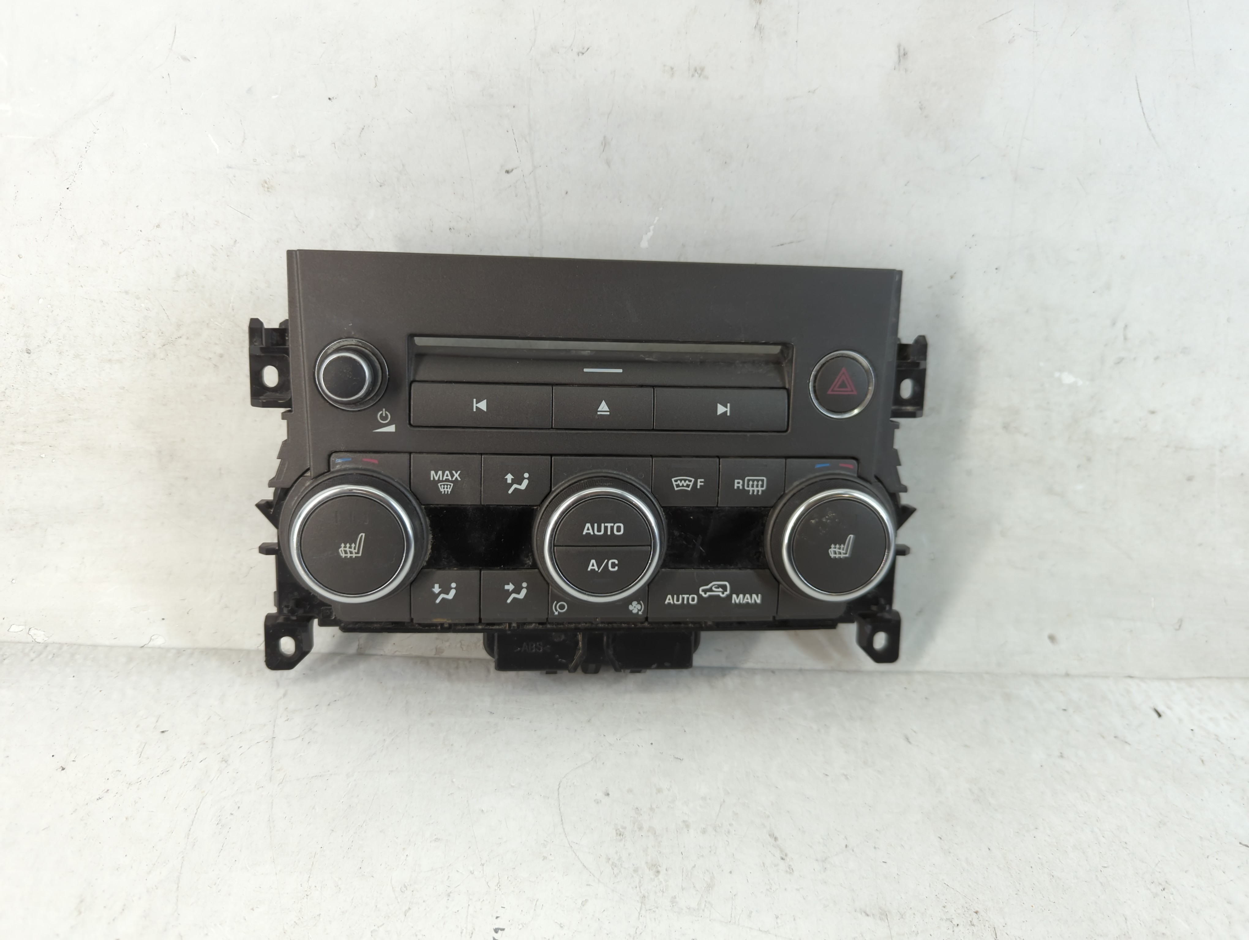 2015 Land Rover Range Rover Evoque Ac Heater Climate Control Temperature Oem 838477 - Oemusedautoparts1.com