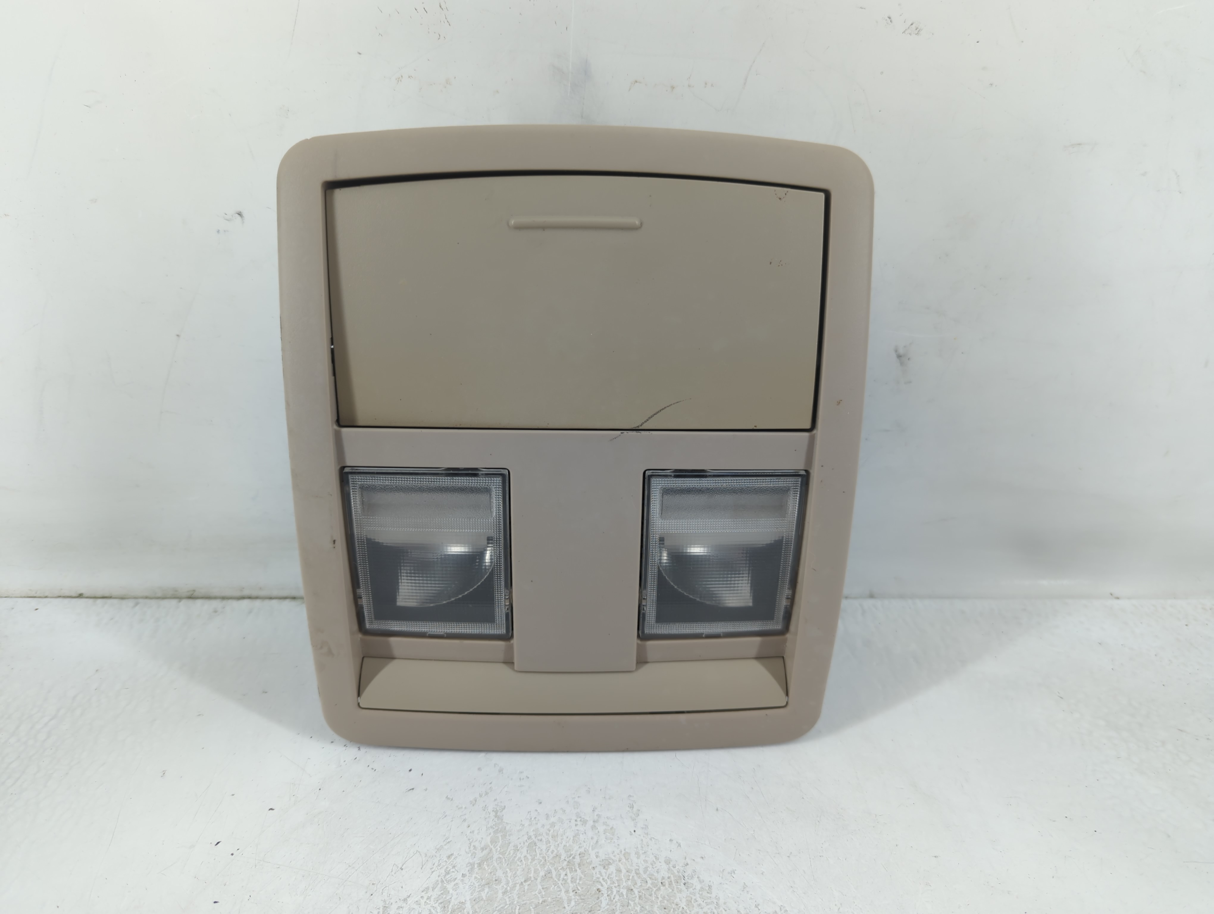 2005 Jeep Grand Cherokee Overhead Roof Console 838510 - Oemusedautoparts1.com