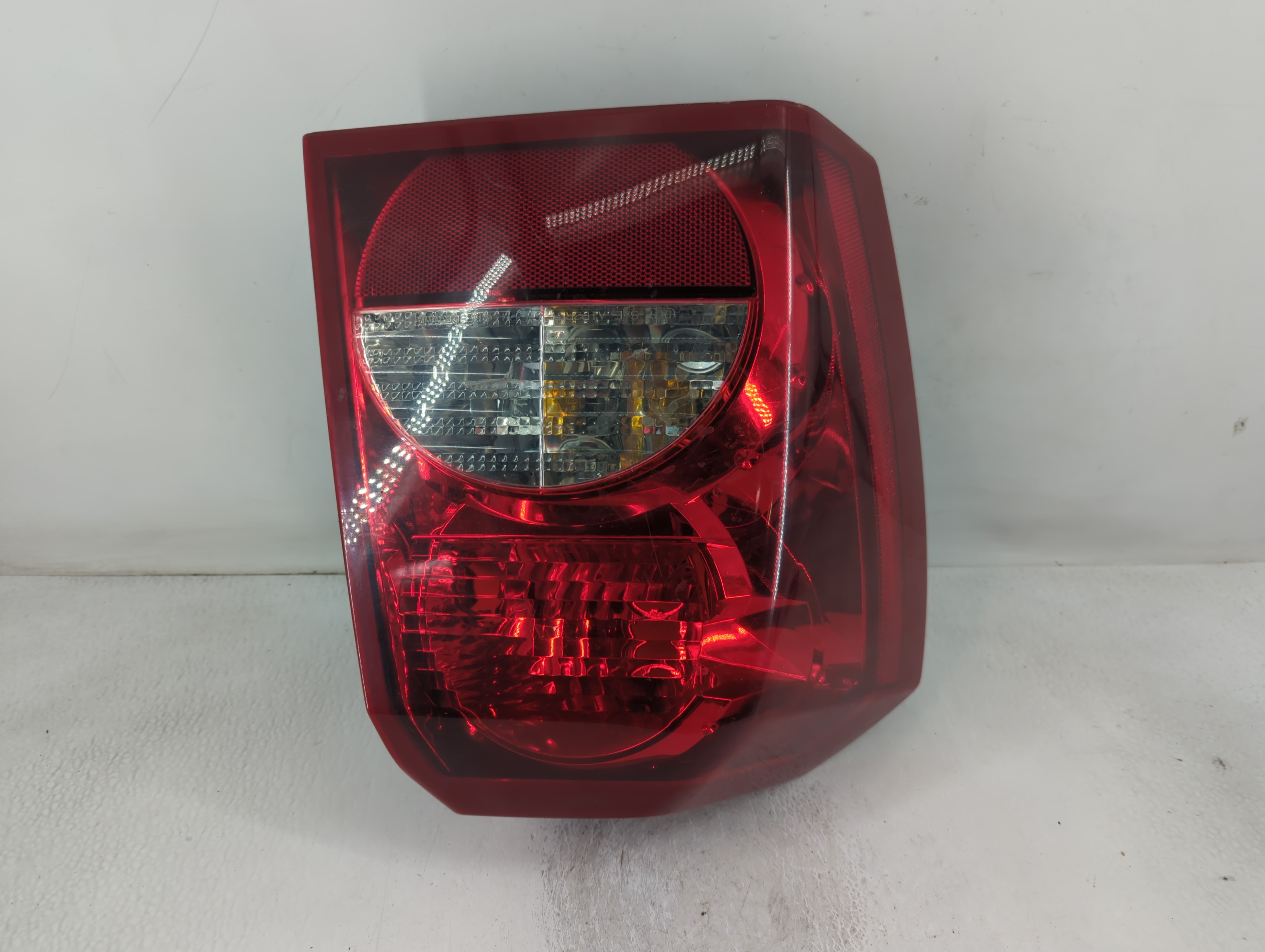 2006 Dodge Caliber Driver Left Side Tail Light Taillight Oem 838526 - Oemusedautoparts1.com