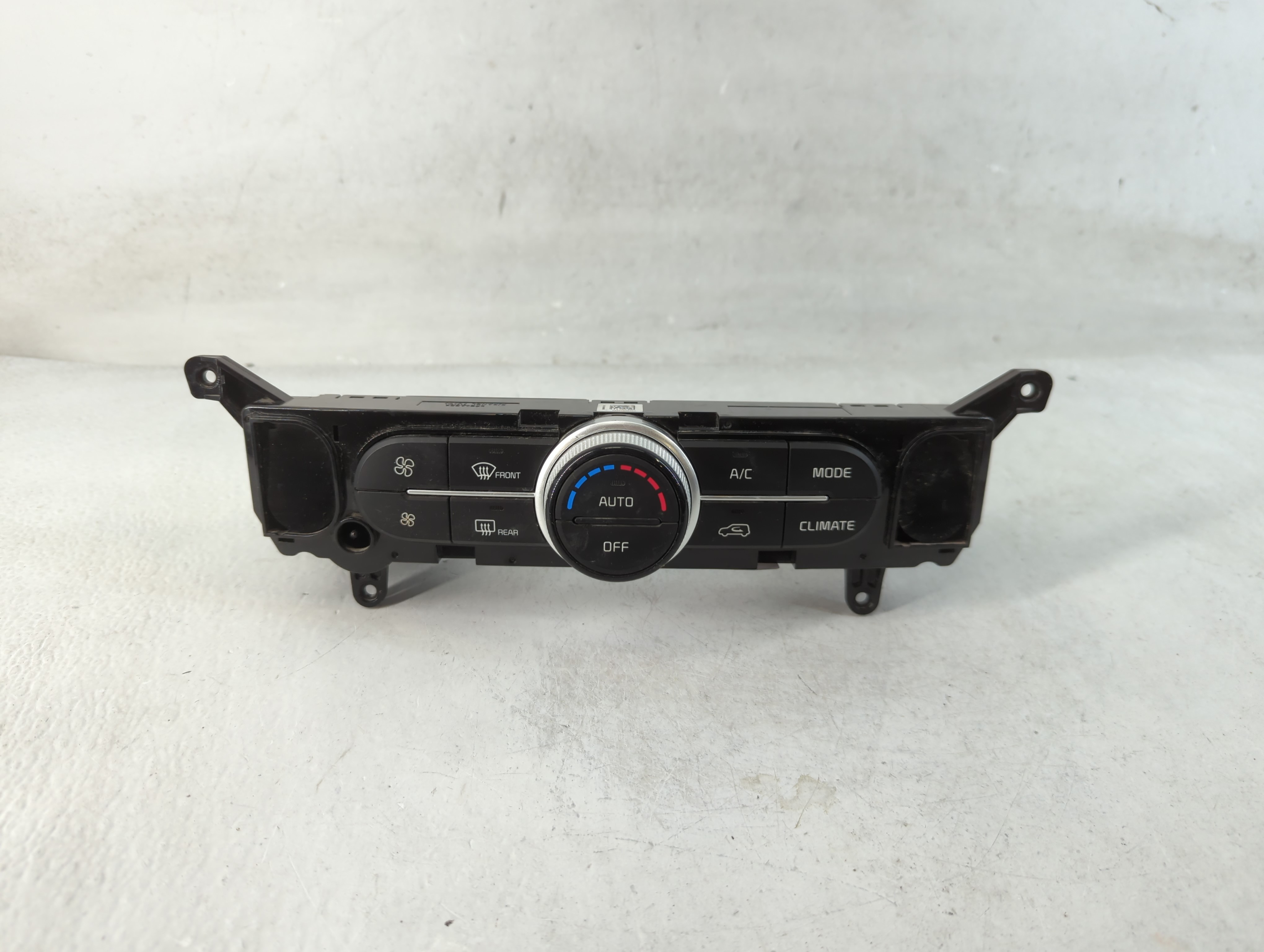 2017-2019 Kia Soul Ac Heater Climate Control 97250-b2gq1ca 838552 - Oemusedautoparts1.com