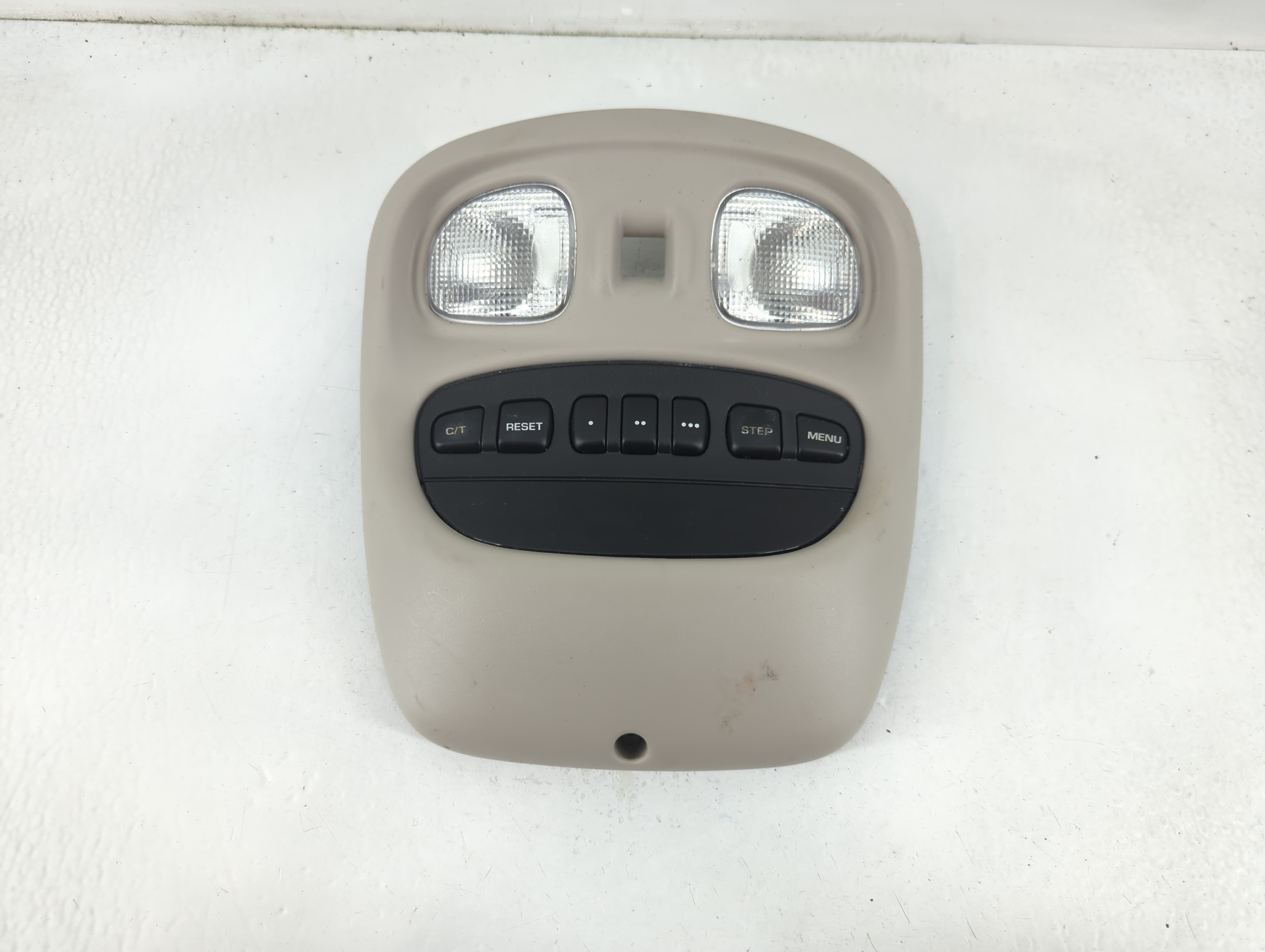 2004 Jeep Grand Cherokee Overhead Roof Console 838563 - Oemusedautoparts1.com