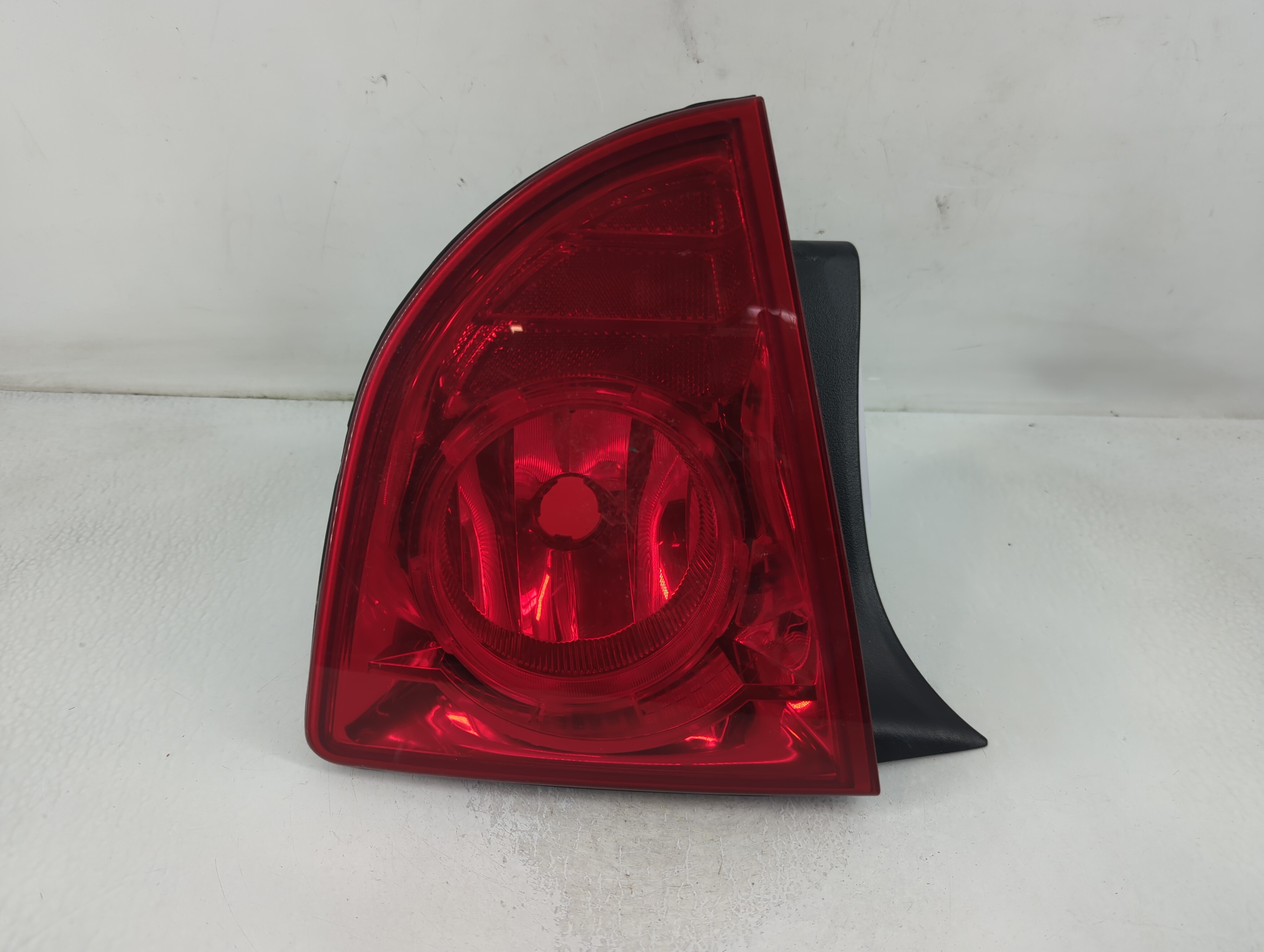 2014-2015 Nissan Altima Driver Left Side Tail Light Taillight Oem 838583 - Oemusedautoparts1.com
