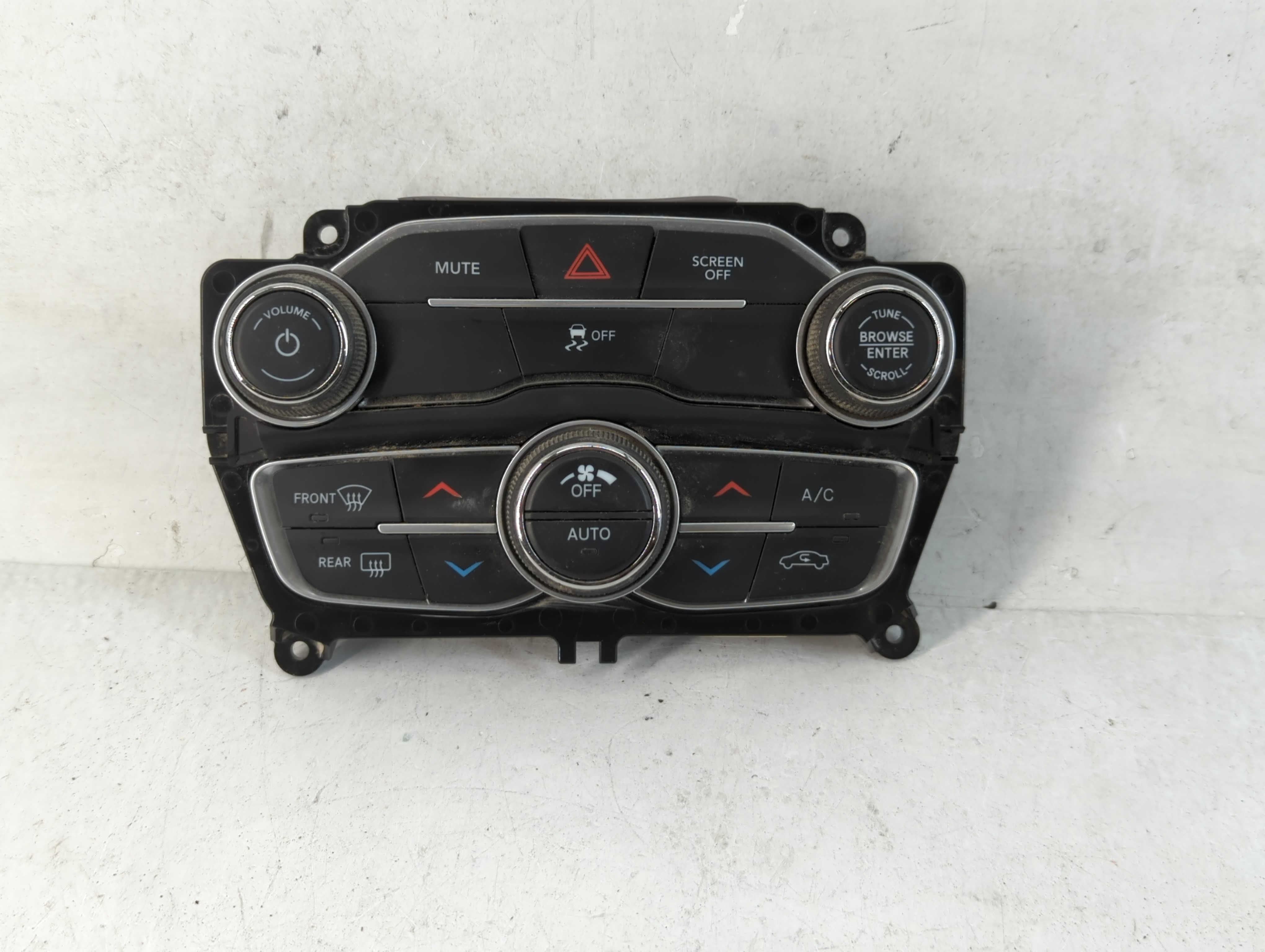 2017-2022 Chrysler 300 Ac Heater Climate Control P68293628ad 838588 - Oemusedautoparts1.com