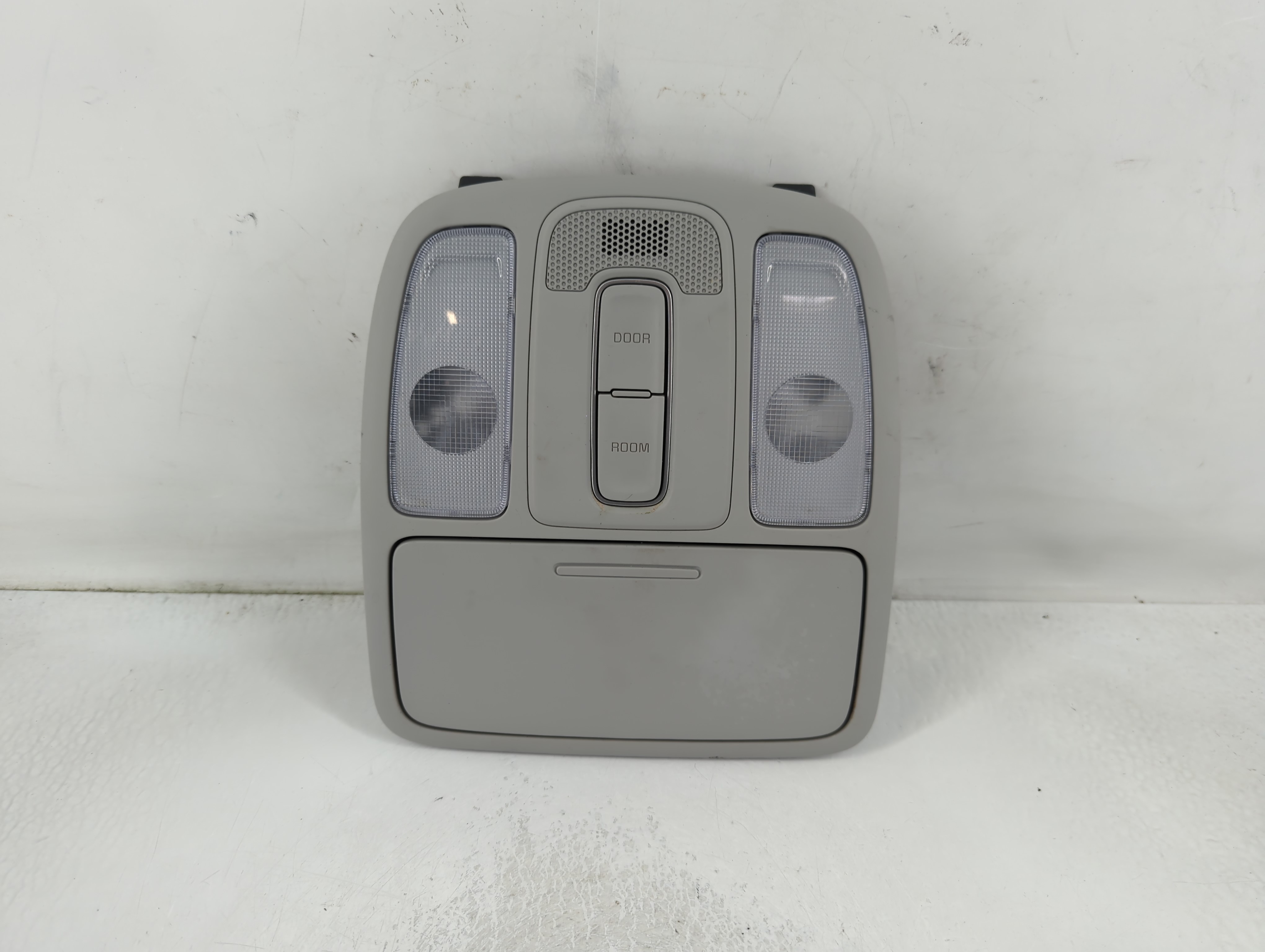 2018 Kia Soul Overhead Roof Console 838599 - Oemusedautoparts1.com