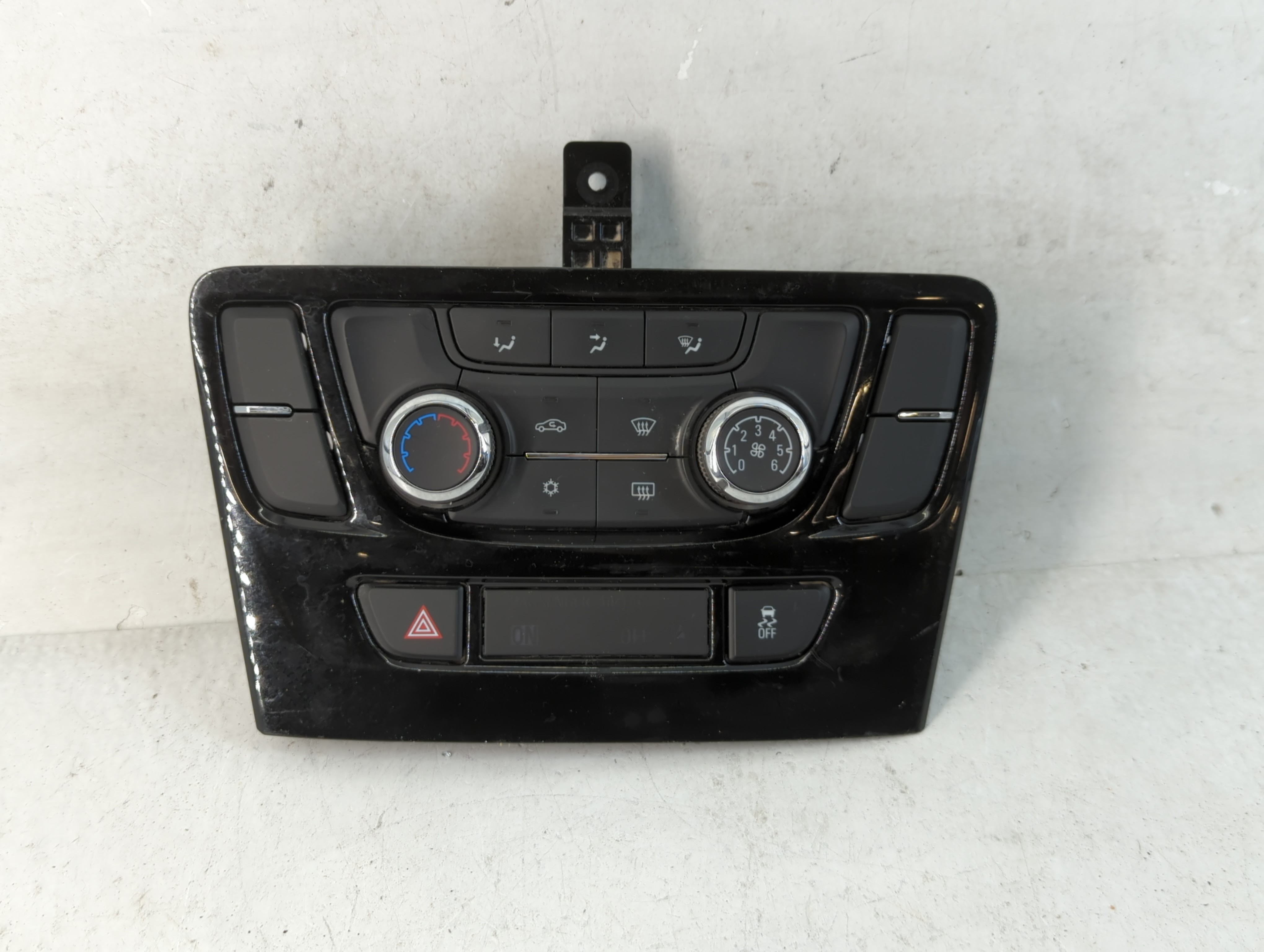 2017-2019 Buick Encore Ac Heater Climate Control A2c1134980001|39081561 838611 - Oemusedautoparts1.com