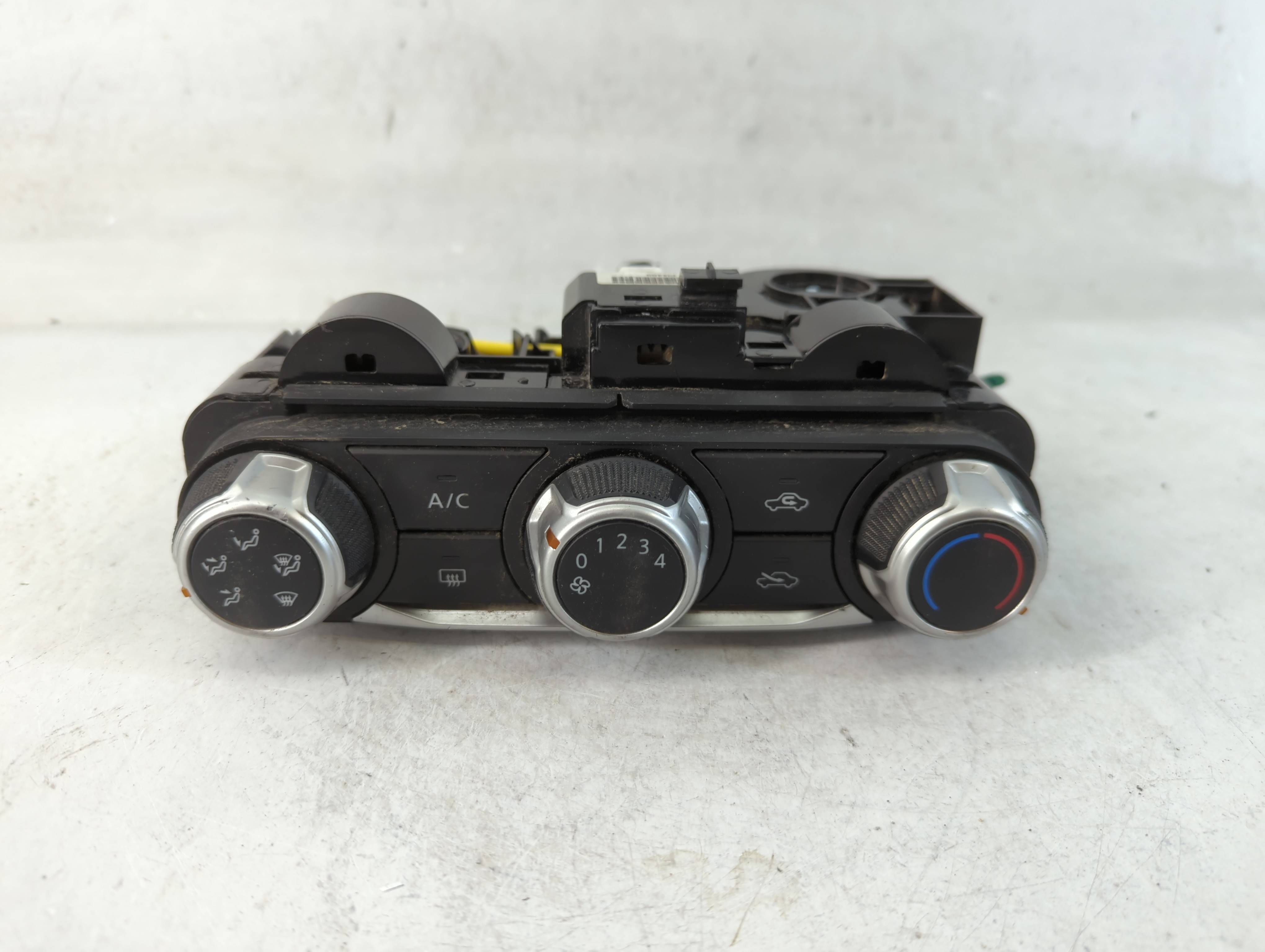 2018-2021 Nissan Kicks Ac Heater Climate Control T19822c 838619 - Oemusedautoparts1.com
