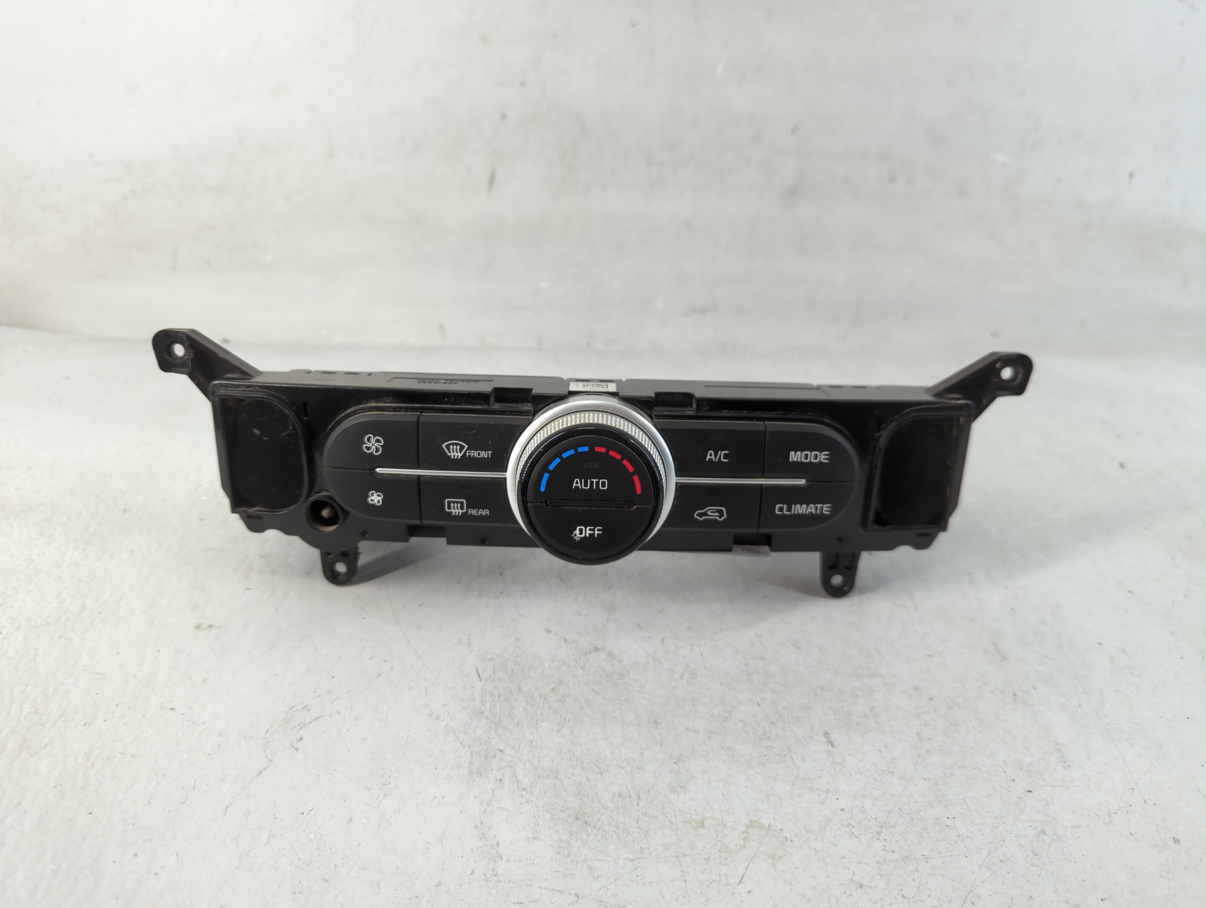 2017-2019 Kia Soul Ac Heater Climate Control 97250-b2gq1ca 838676 - Oemusedautoparts1.com