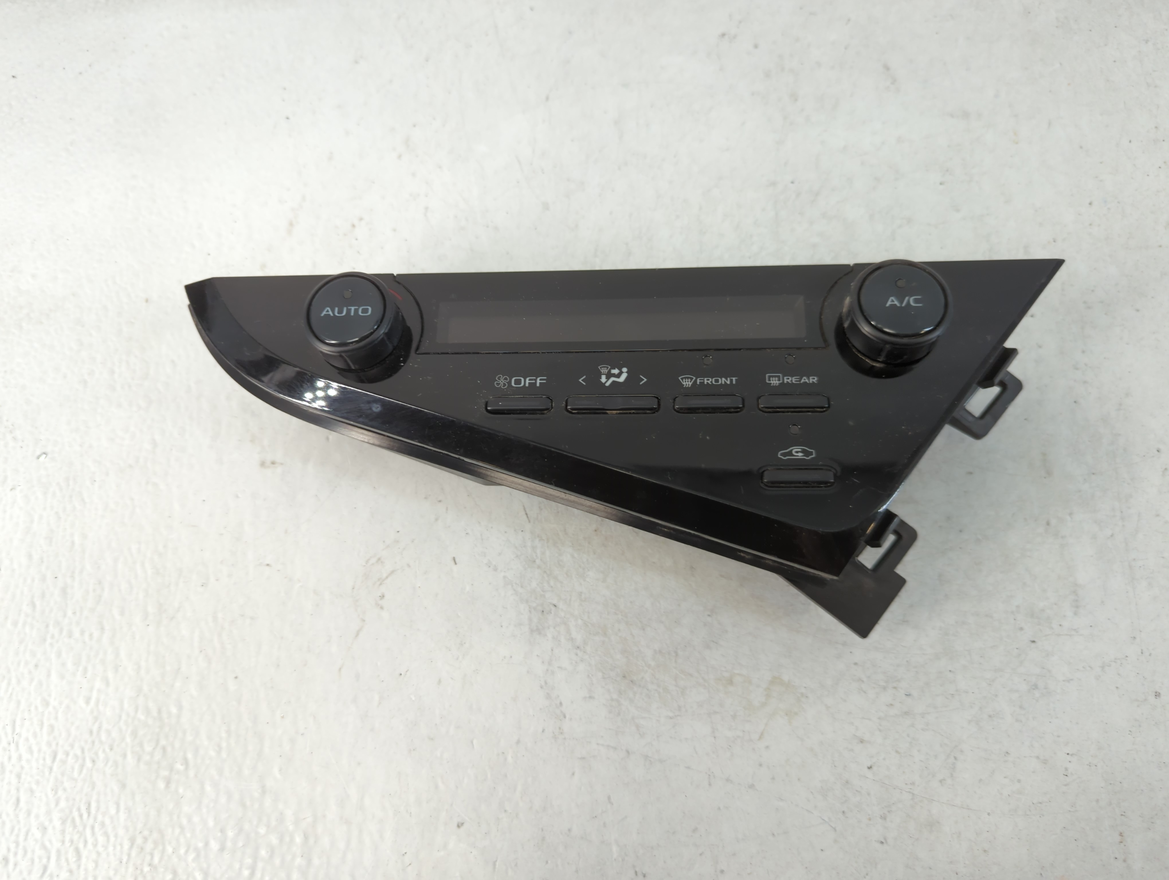 2018-2022 Toyota Camry Ac Heater Climate Control A2c39602002 838679 - Oemusedautoparts1.com