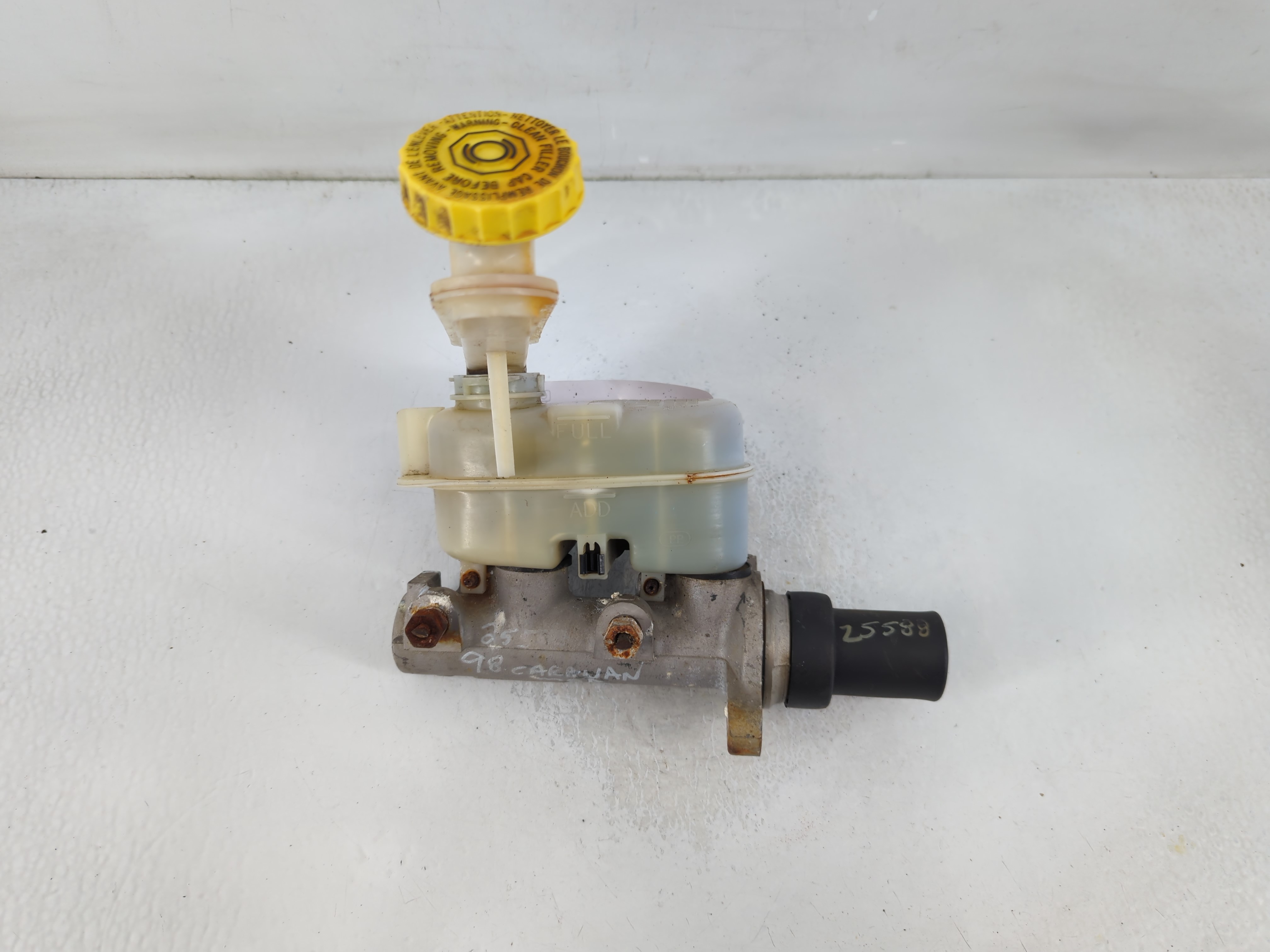 1996-2000 Dodge Caravan Brake Master Cylinder 838704 - Oemusedautoparts1.com