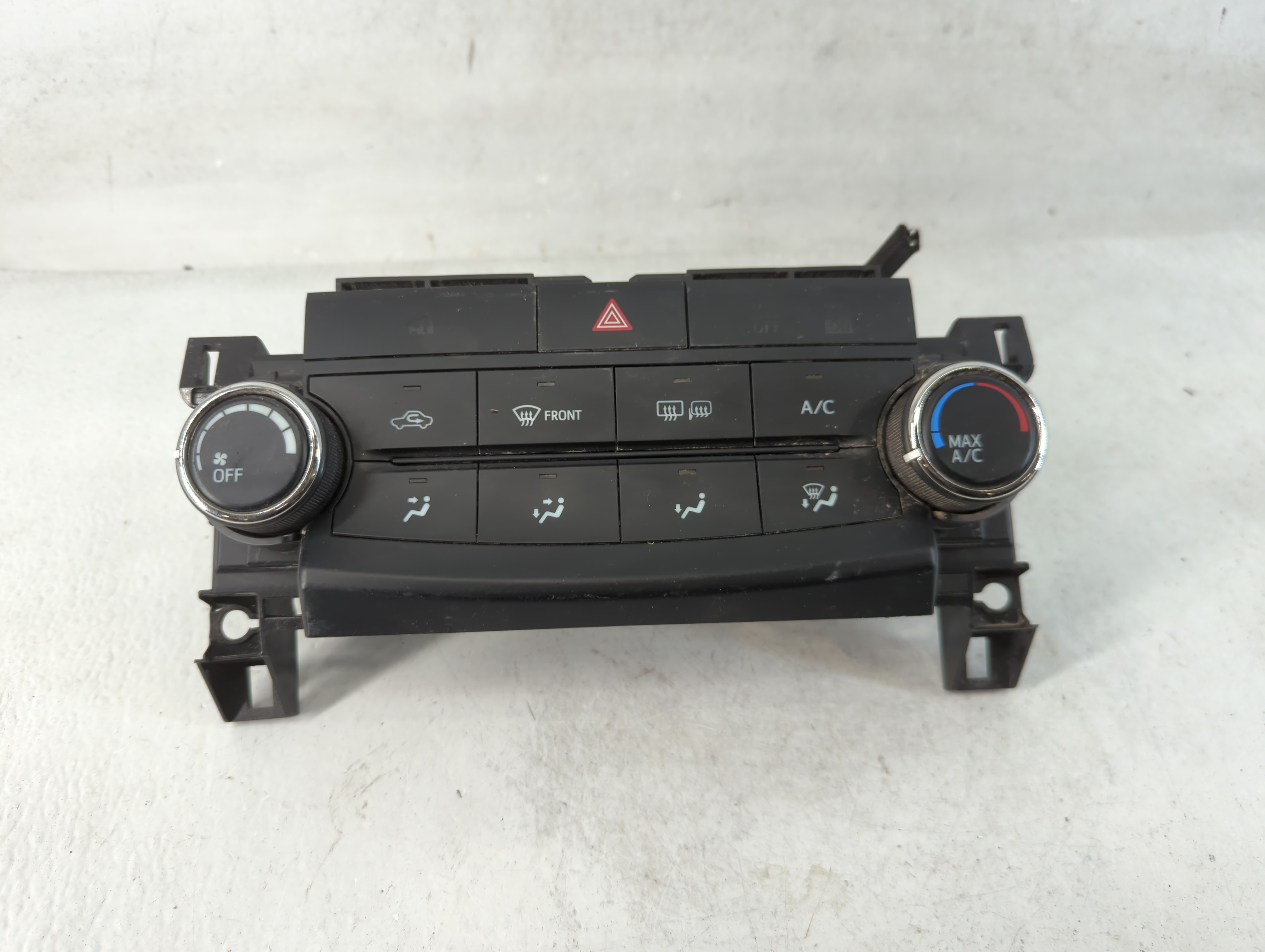 2015-2017 Toyota Camry Ac Heater Climate Control 55900-06320 838711 - Oemusedautoparts1.com