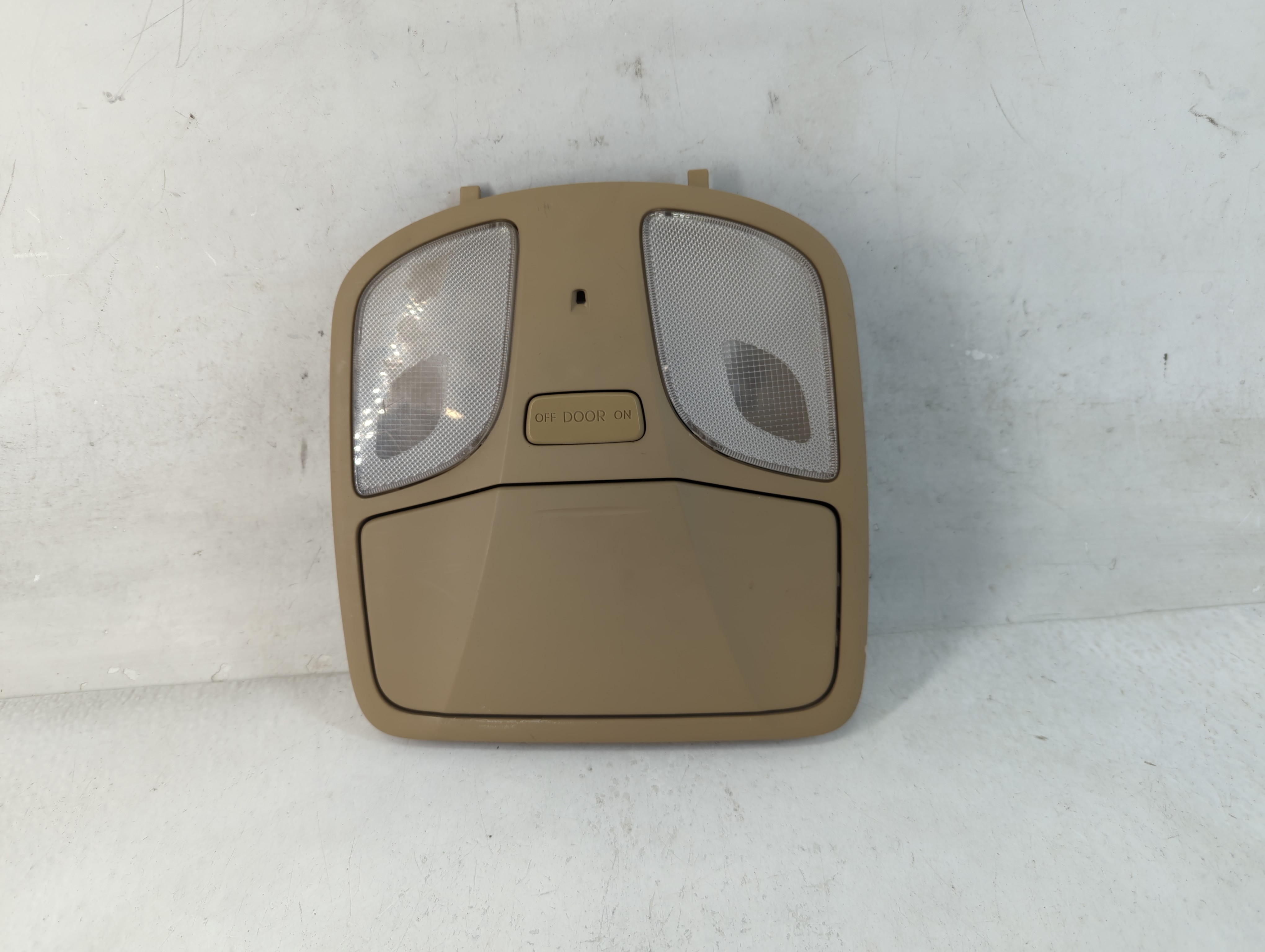 2012 Hyundai Sonata Overhead Roof Console 838863 - Oemusedautoparts1.com