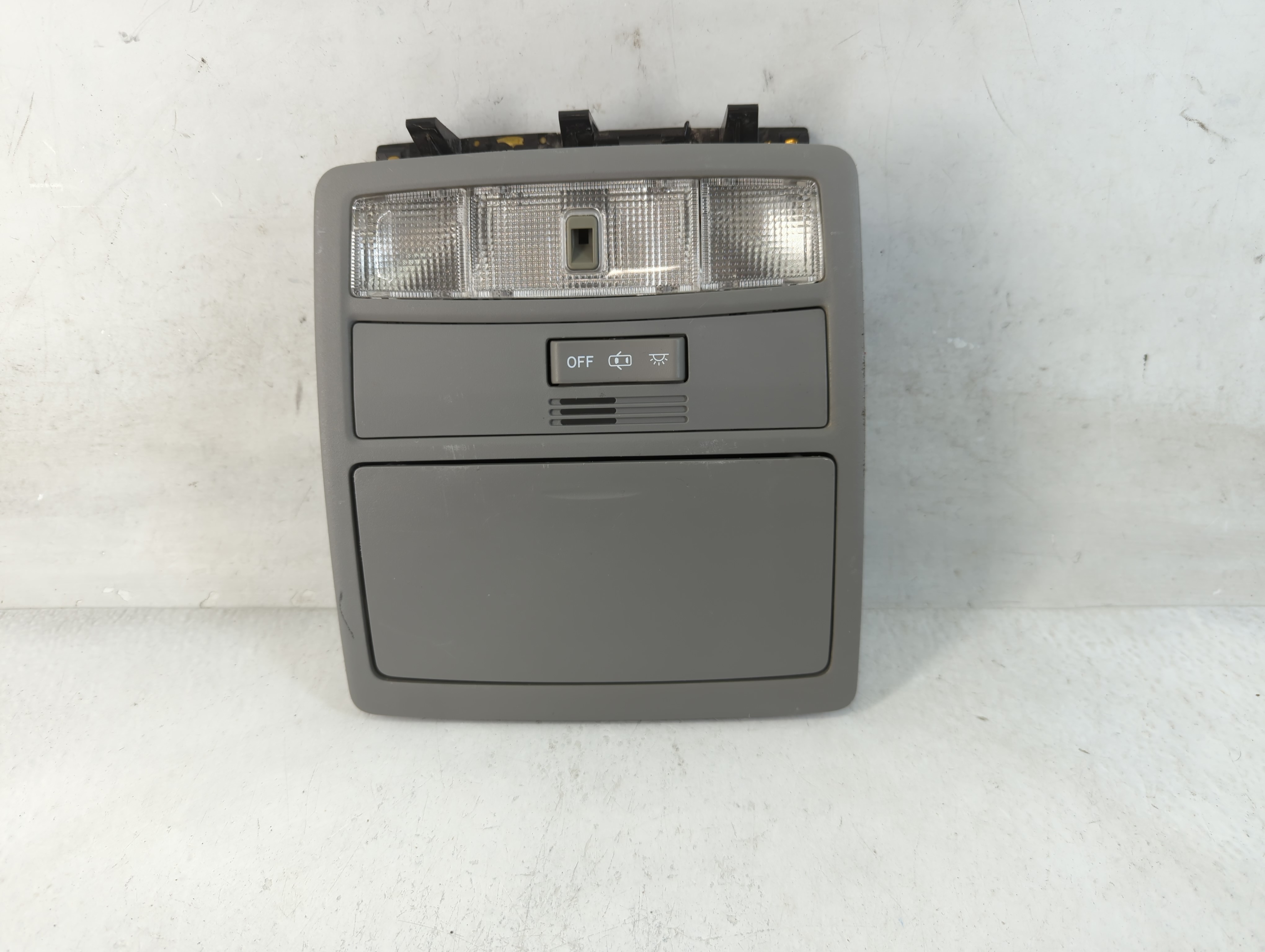 2012 Toyota Highlander Overhead Roof Console 838871 - Oemusedautoparts1.com