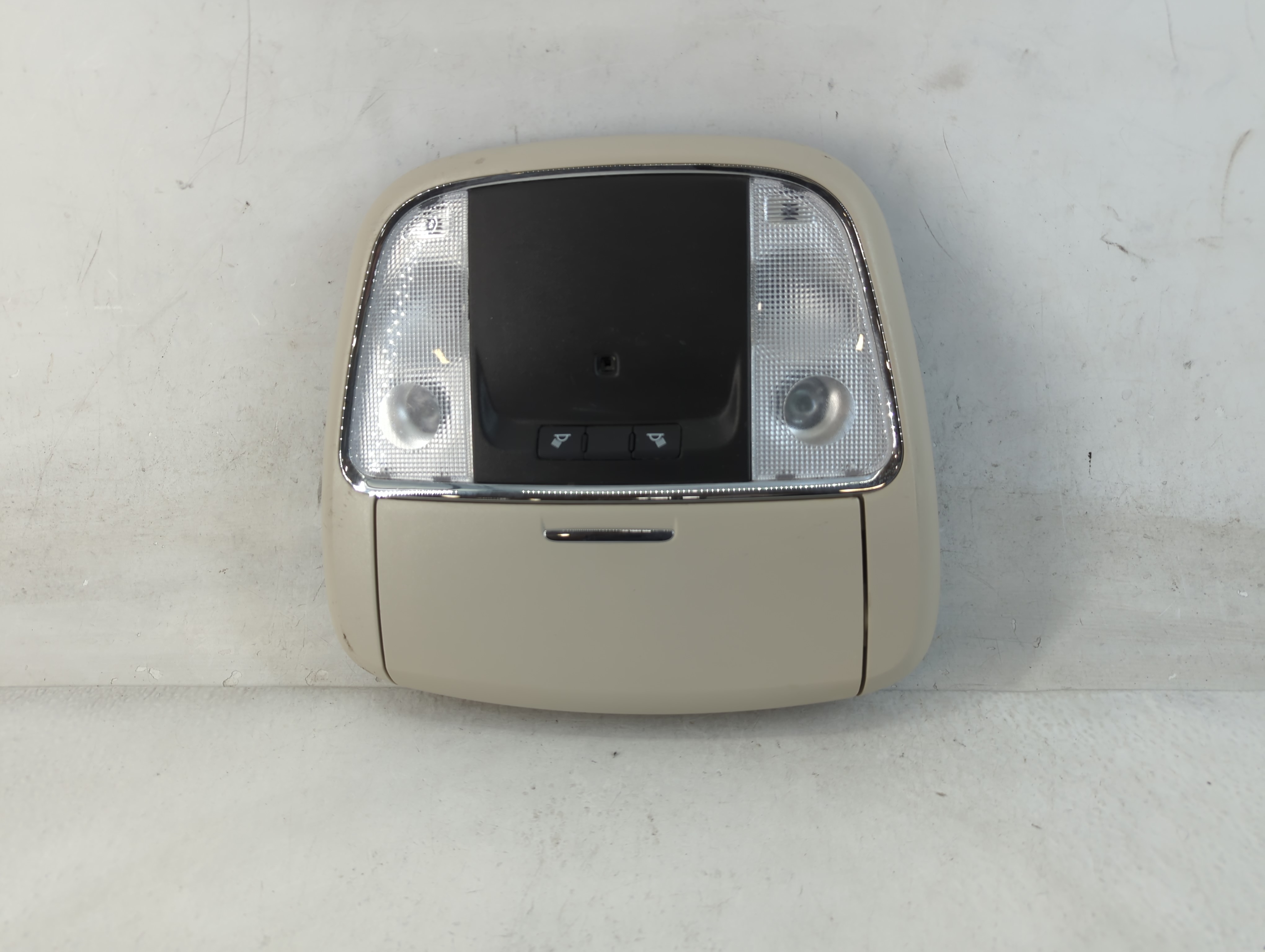 2020 Chrysler 300 Overhead Roof Console 838883 - Oemusedautoparts1.com