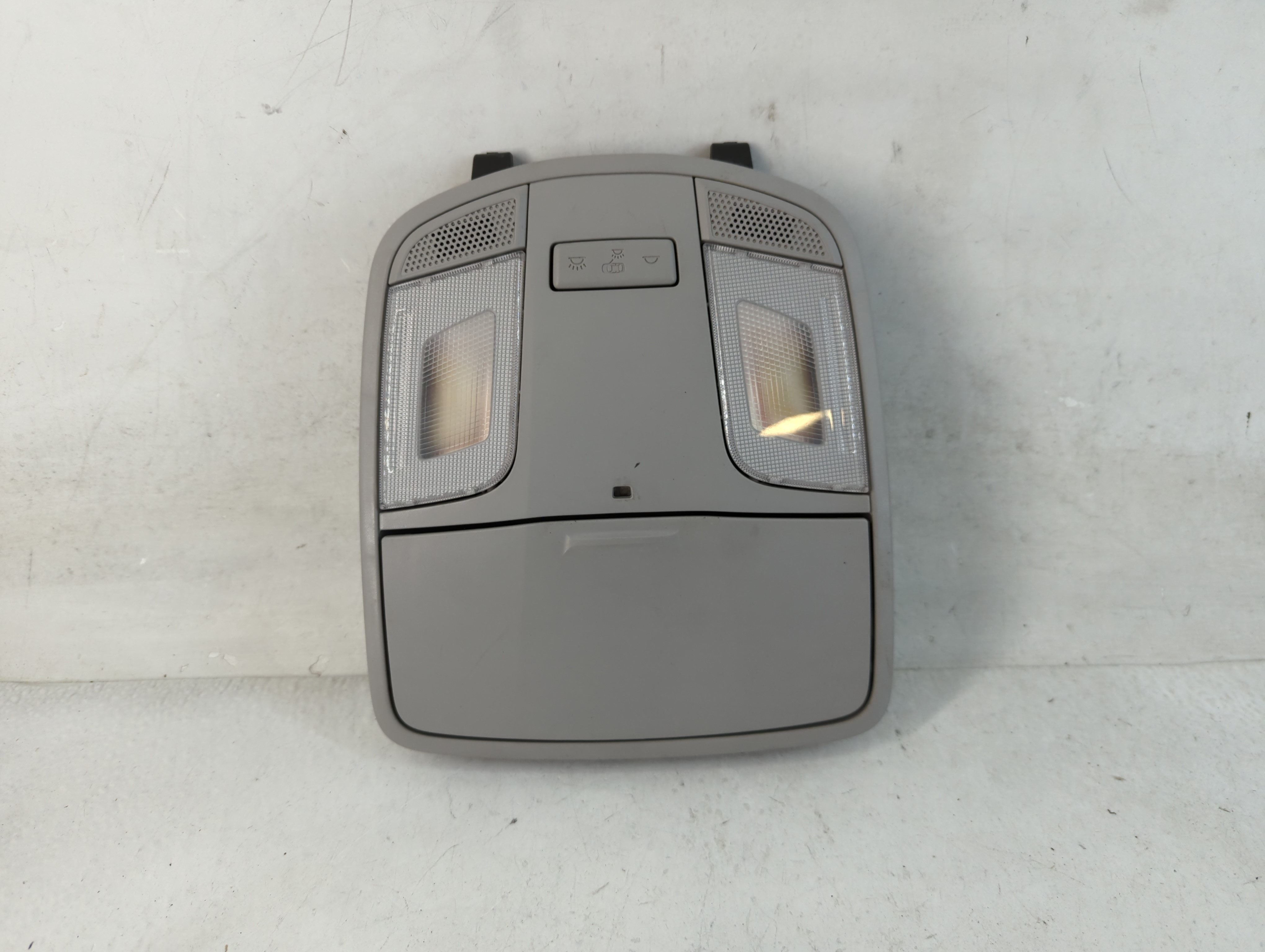 2015 Hyundai Sonata Overhead Roof Console 838908 - Oemusedautoparts1.com