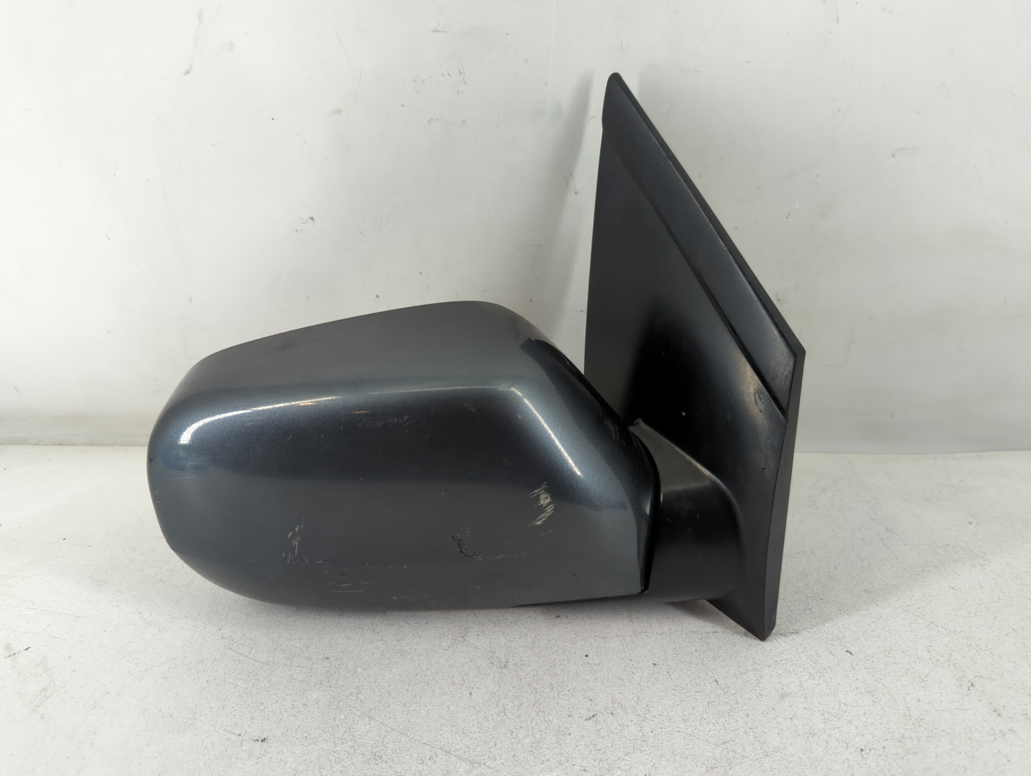 Picture of 1999-2004 Honda Odyssey Passenger Right Side View Manual Door Mirror 838923