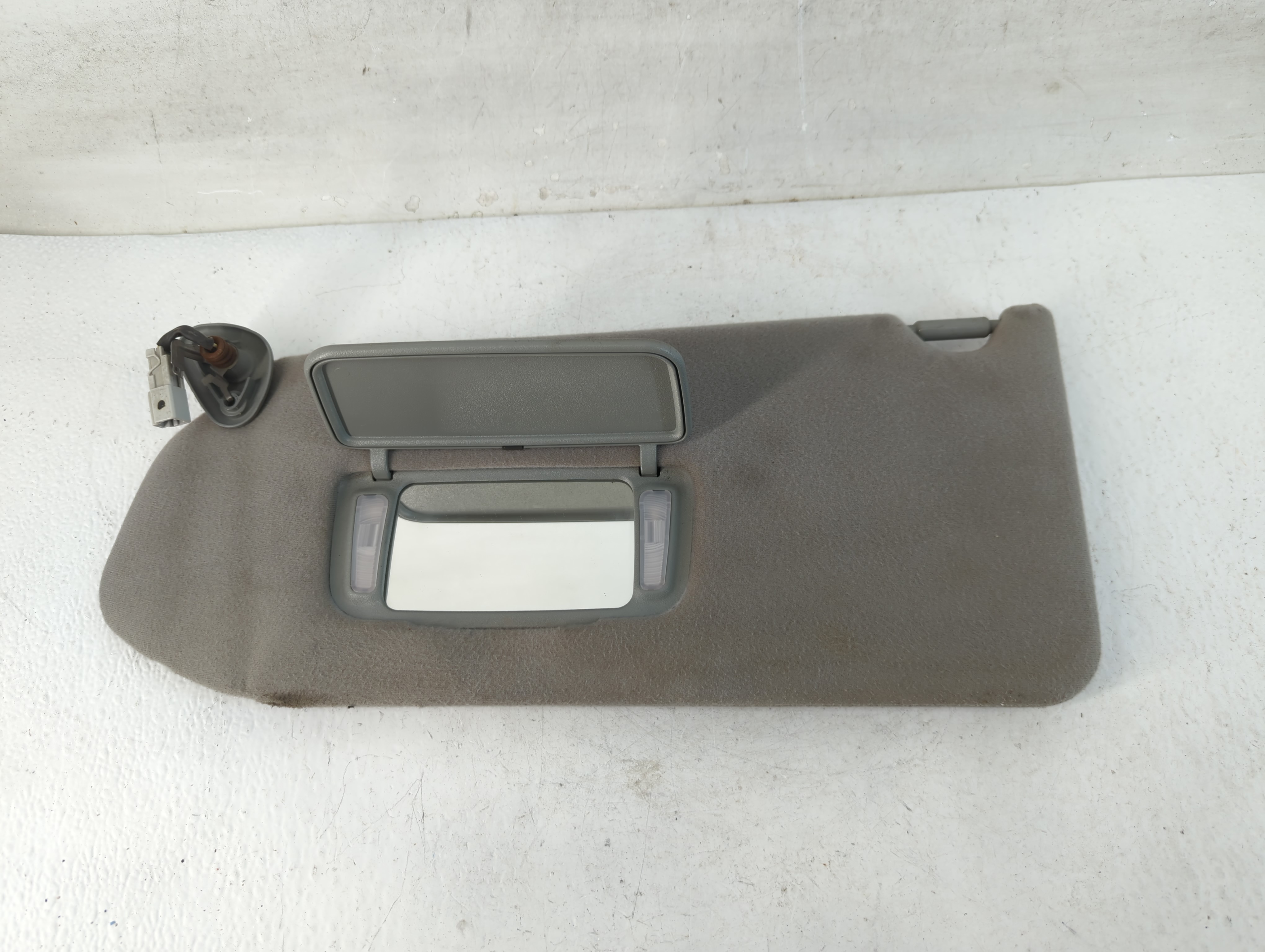 1999-2004 Honda Odyssey Driver Sun Visor Mirror Left Sunvisor 838929 - Oemusedautoparts1.com