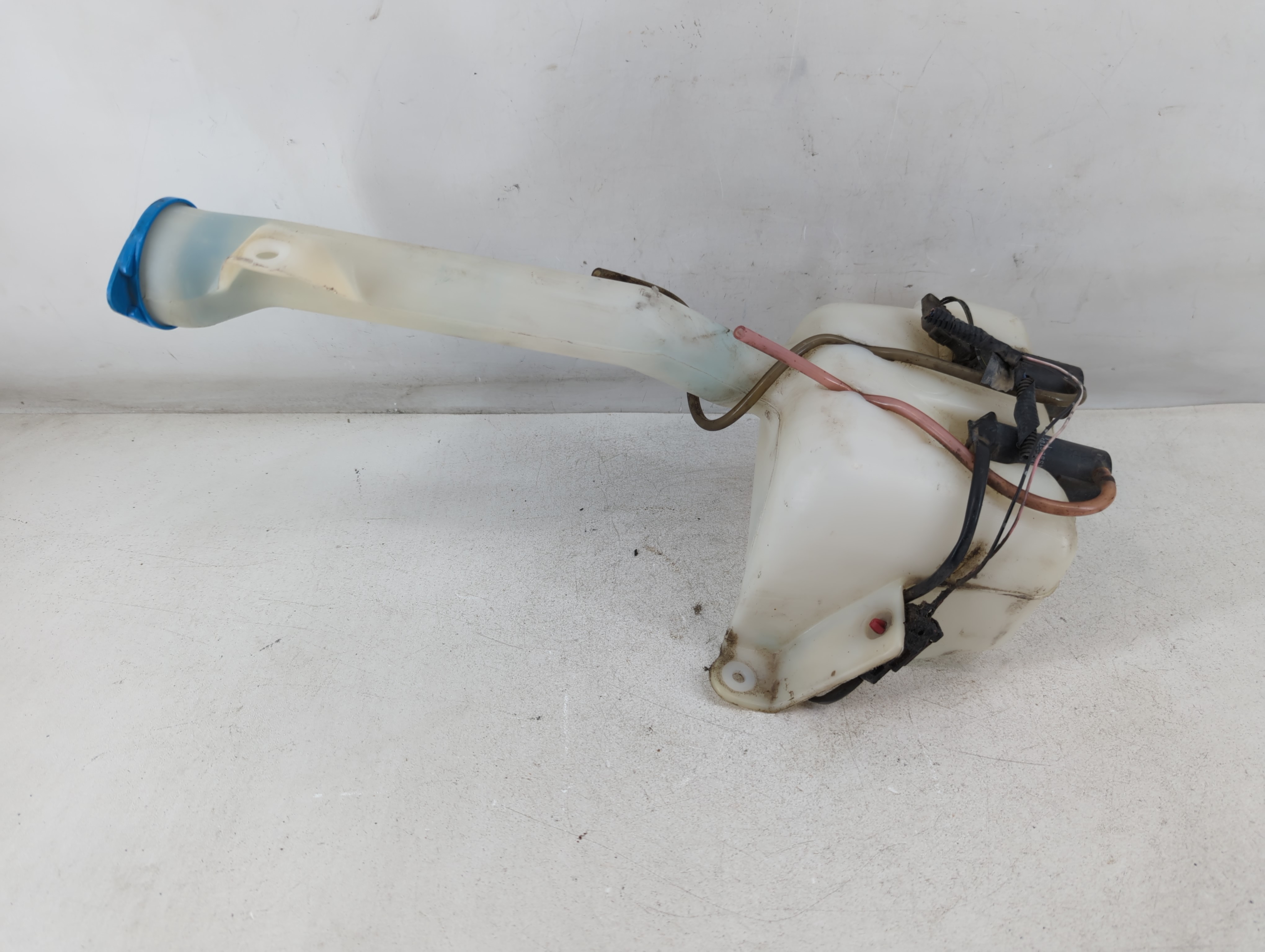 1999-2004 Honda Odyssey Windshield Washer Fluid Reservoir Bottle Oem 838951 - Oemusedautoparts1.com